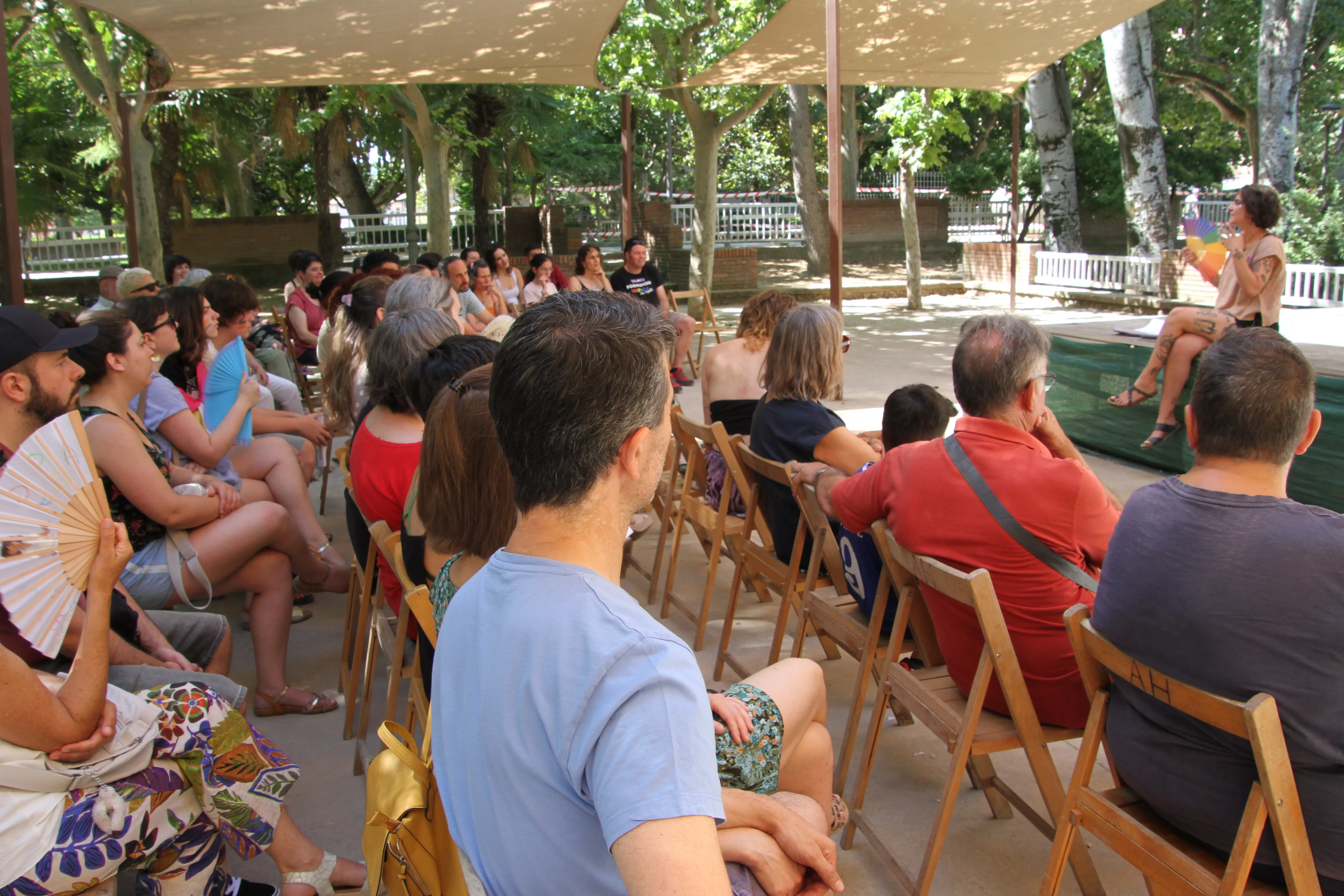 Actividades de la Asociación 28J Huesca por el Día del Orgullo en el Teatro Griego. Foto Carlos Neofato