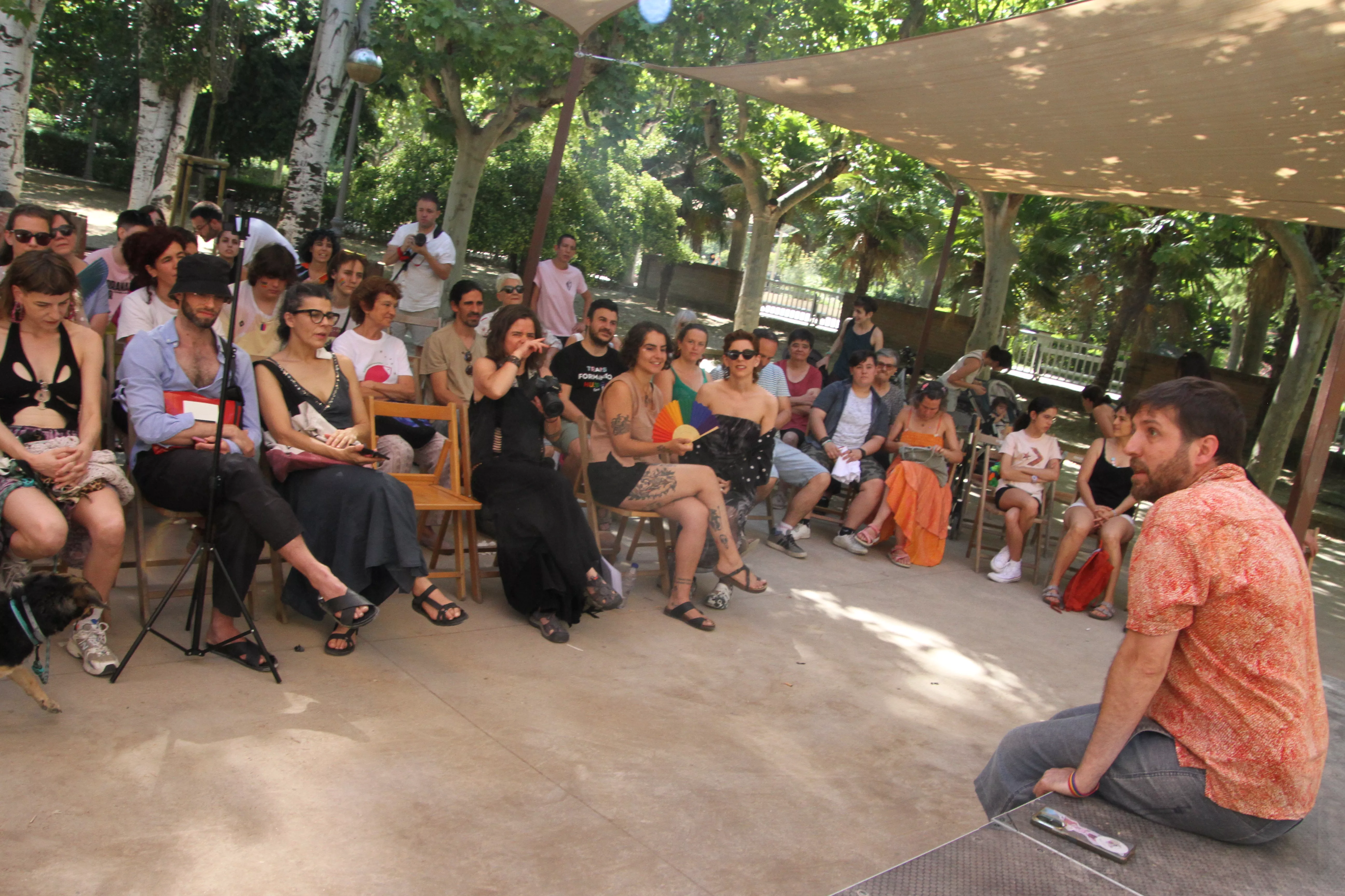 Actividades de la Asociación 28J Huesca por el Día del Orgullo en el Teatro Griego. Foto Carlos Neofato