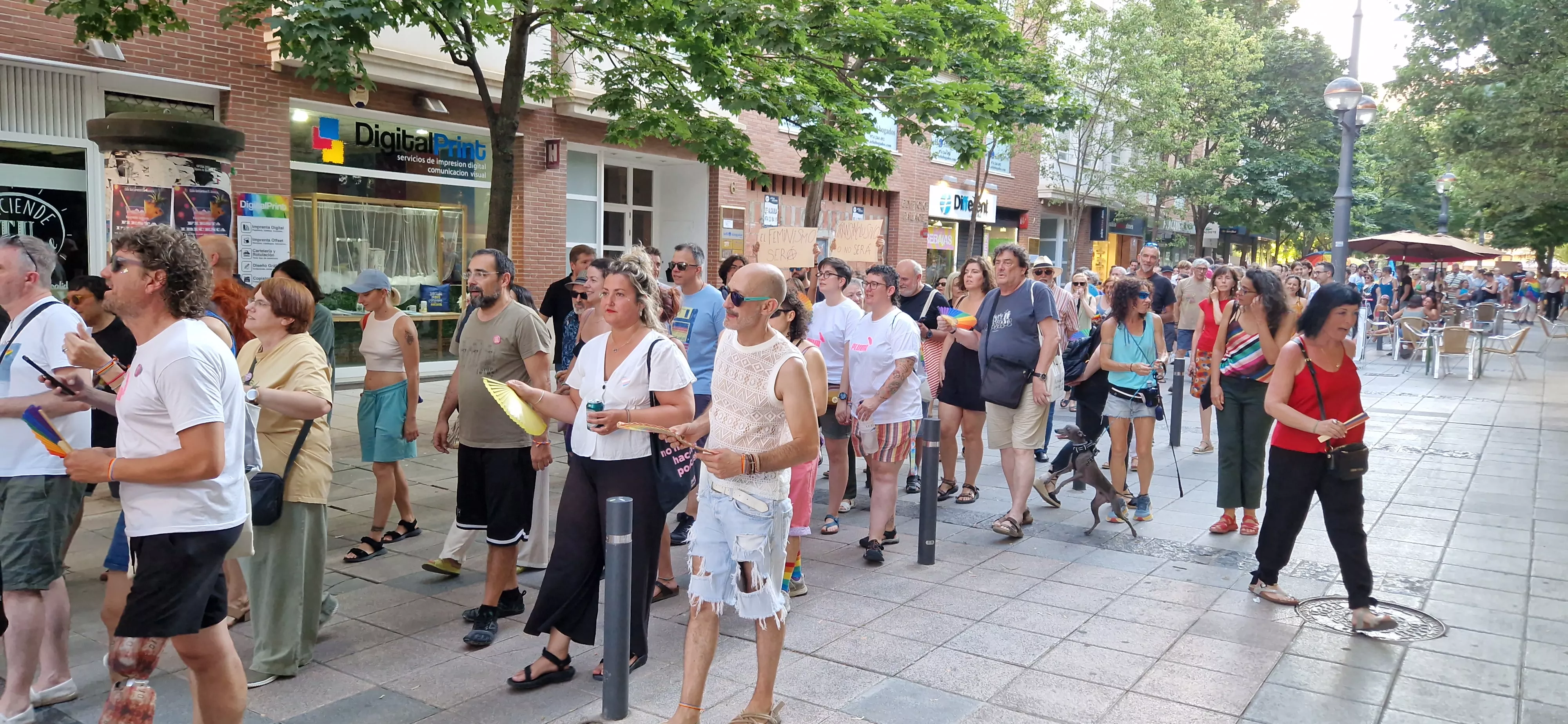 Día del Orgullo LGTBIQA+ en Huesca. Foto Myriam Martínez