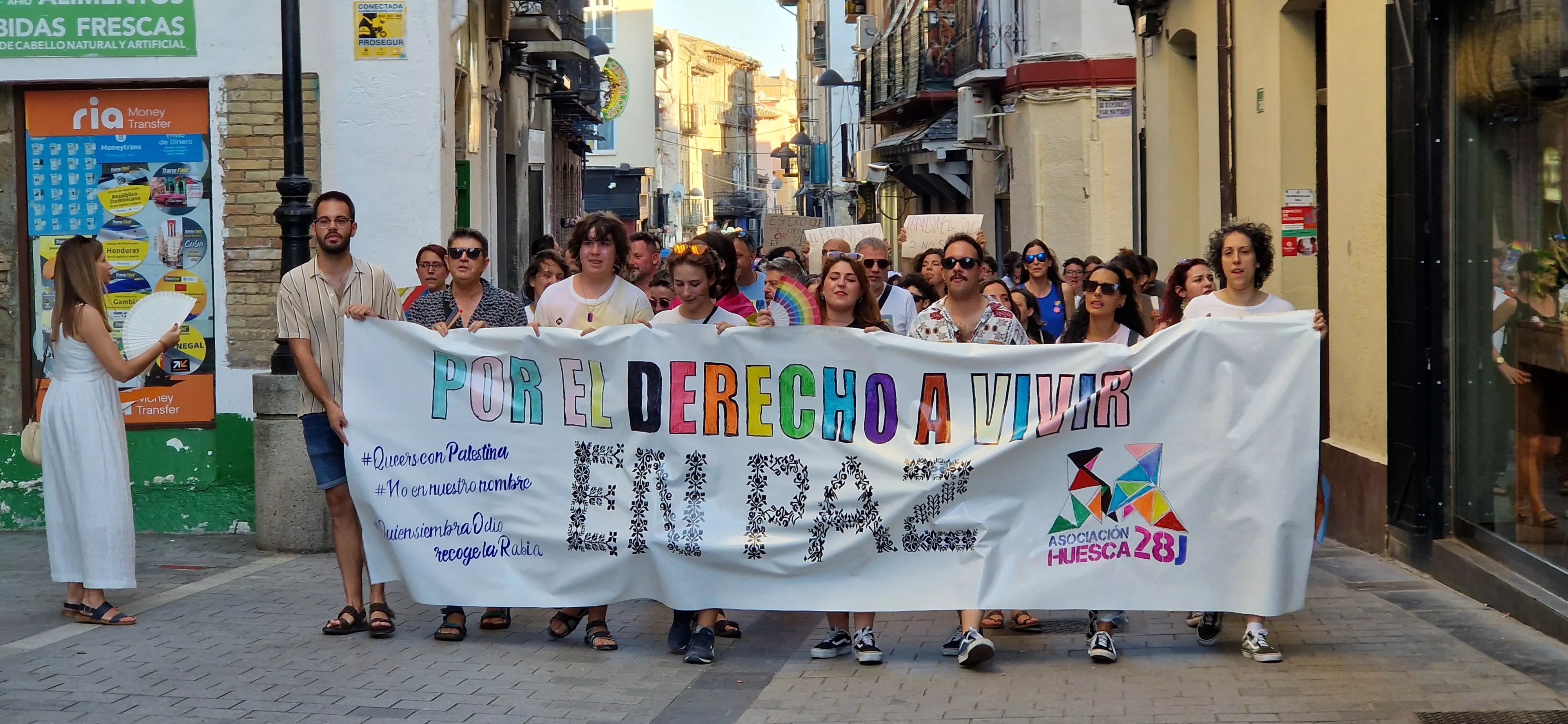 Día del Orgullo LGTBIQA+ en Huesca. Foto Myriam Martínez
