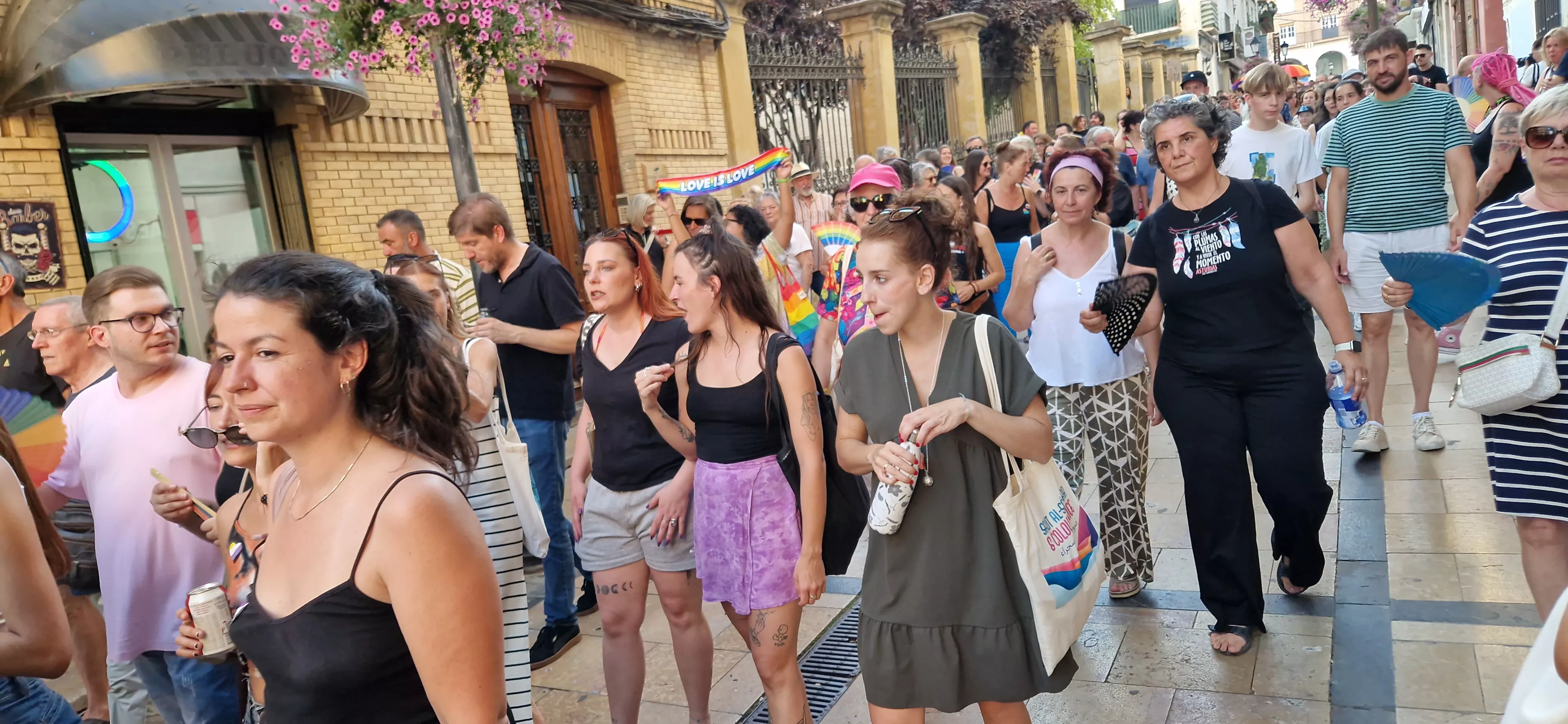 Día del Orgullo LGTBIQA+ en Huesca. Foto Myriam Martínez