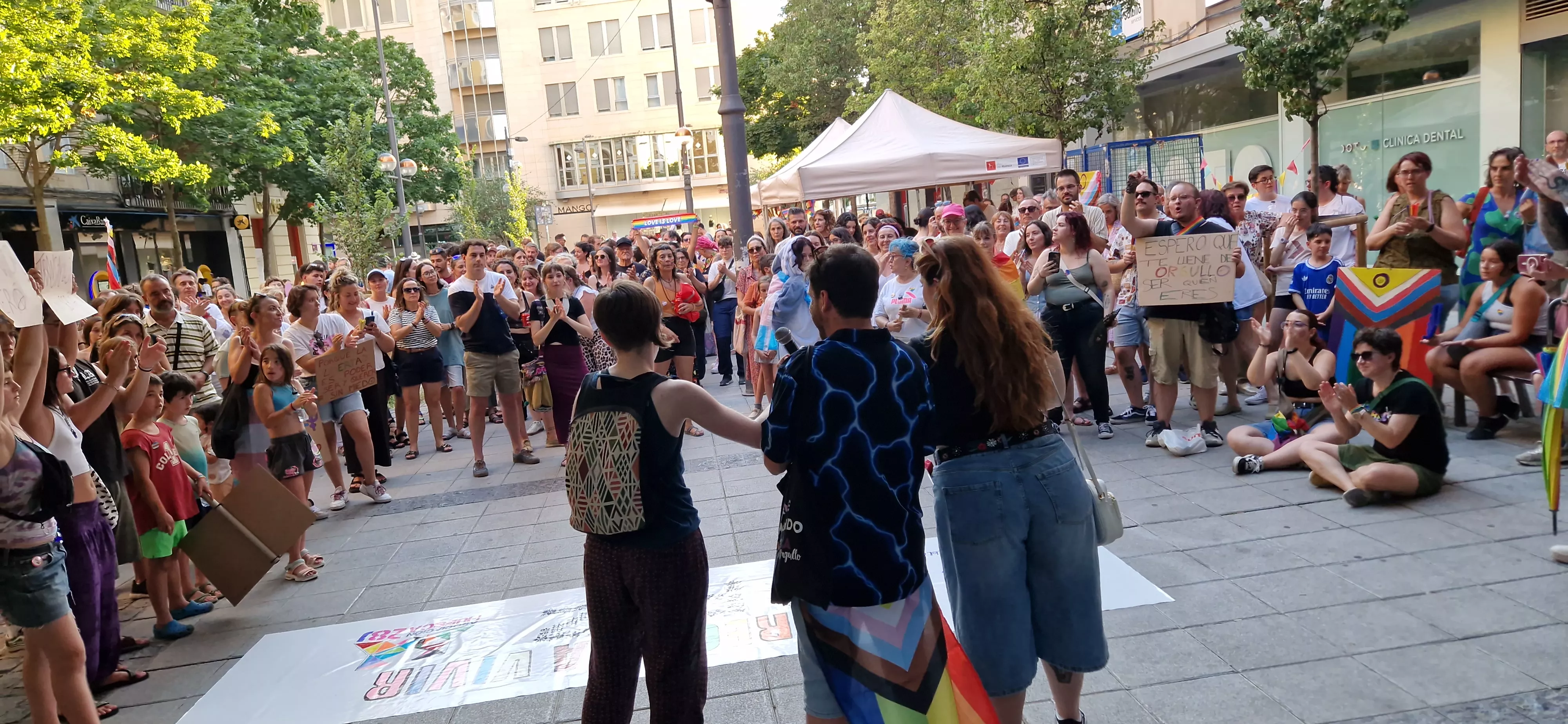 Día del Orgullo LGTBIQA+ en Huesca. Foto Myriam Martínez