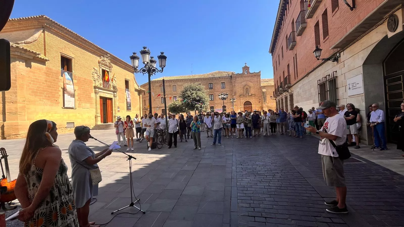 Cuarto abrazo al Seminario de Huesca. Foto Mercedes Manterola