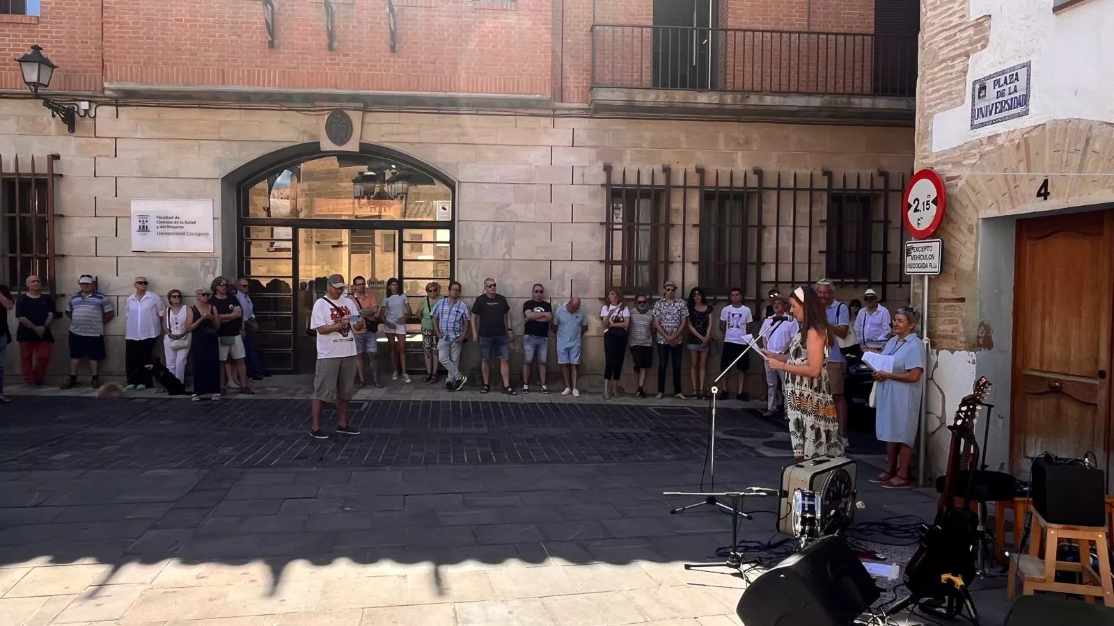 Cuarto abrazo al Seminario de Huesca. Foto Mercedes Manterola