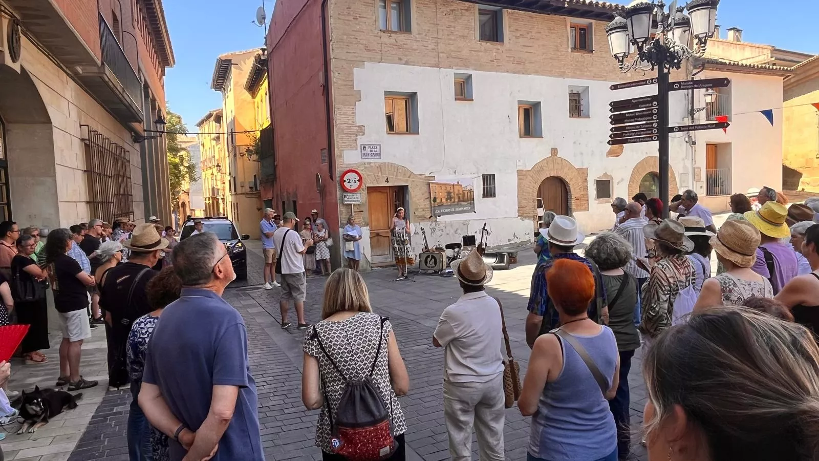 Cuarto abrazo al Seminario de Huesca. Foto Mercedes Manterola
