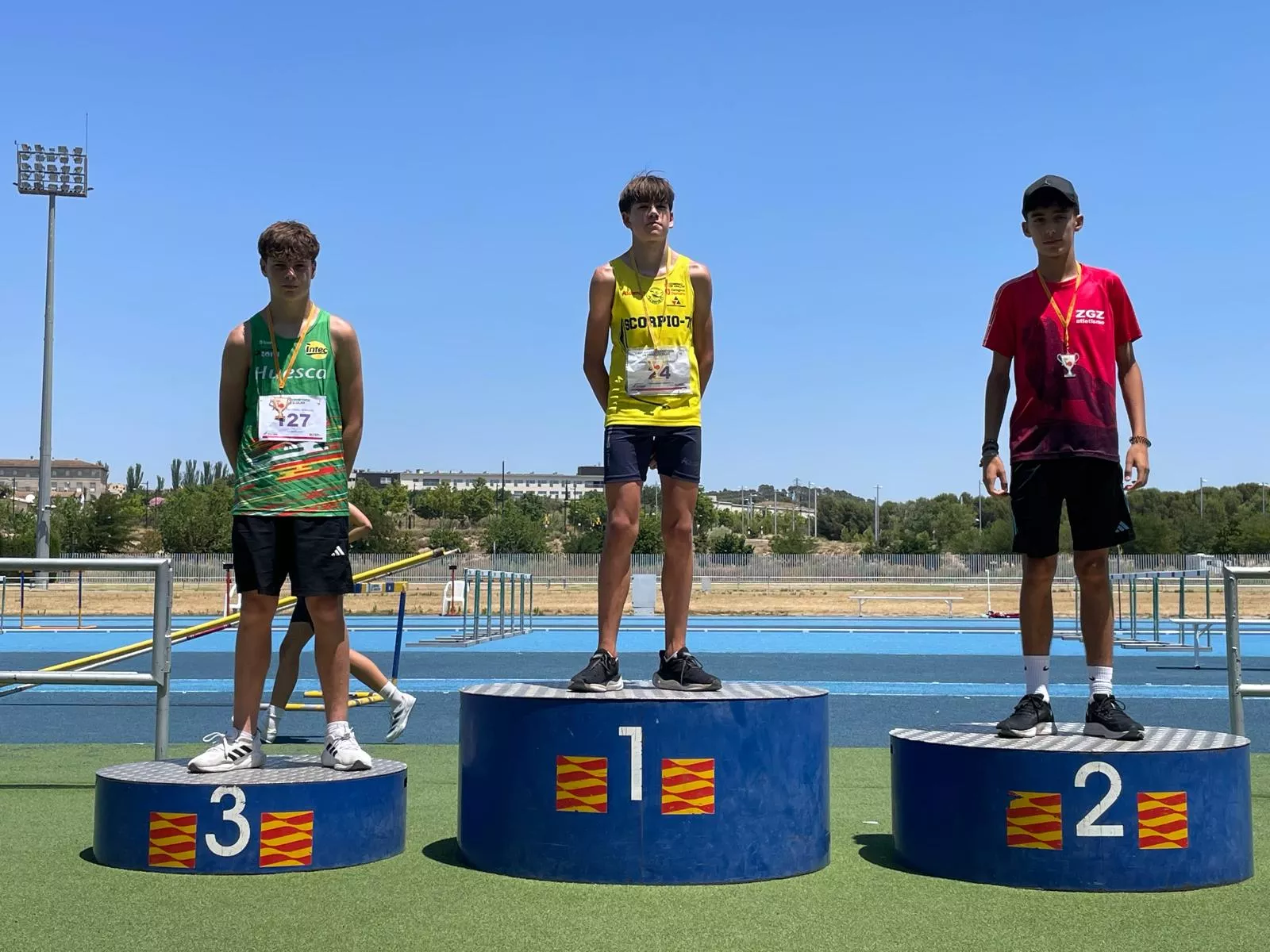 Hugo Salvatierra, bronce en 300 vallas