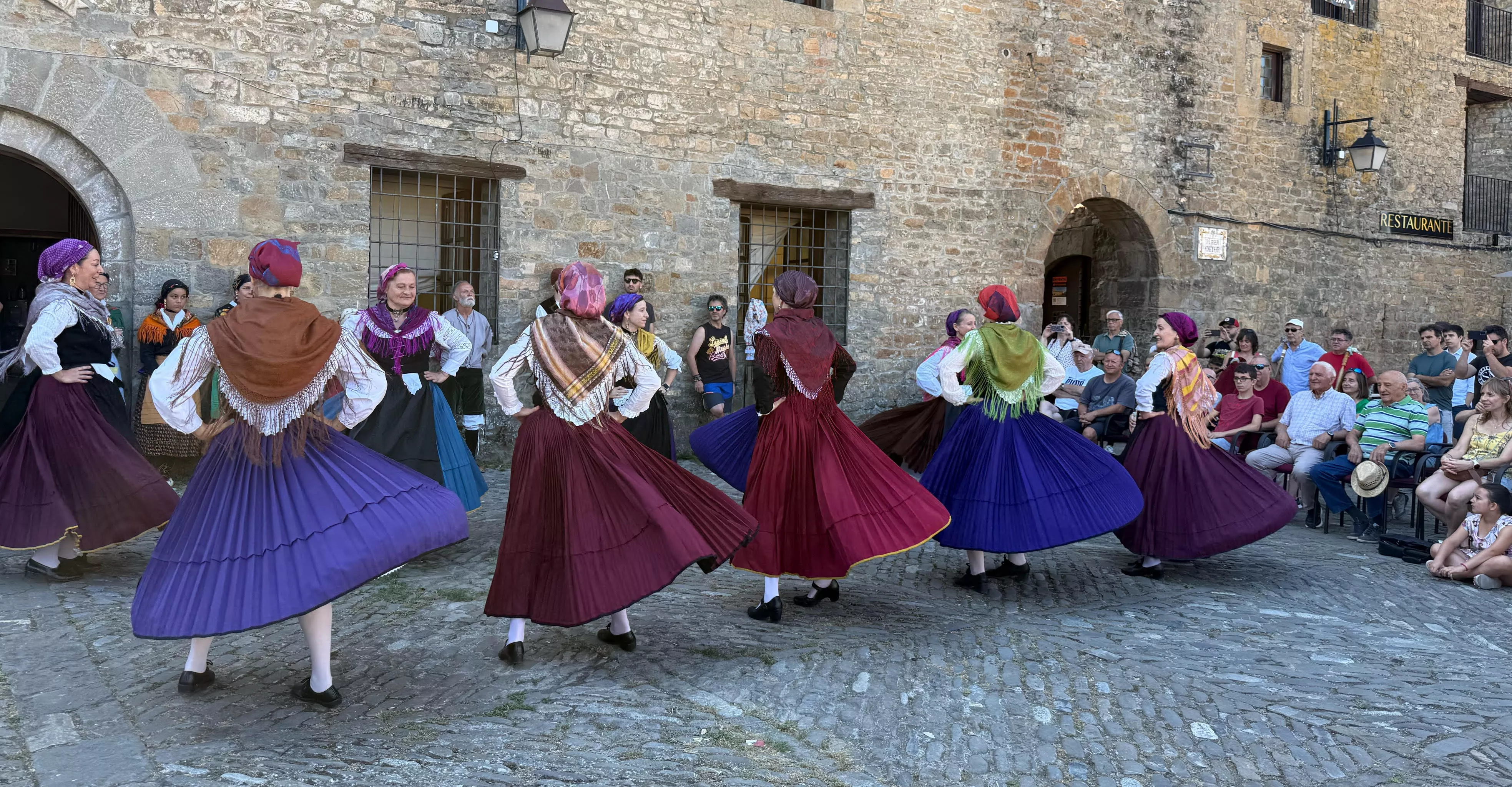 Grupo de bailes de Bielsa.