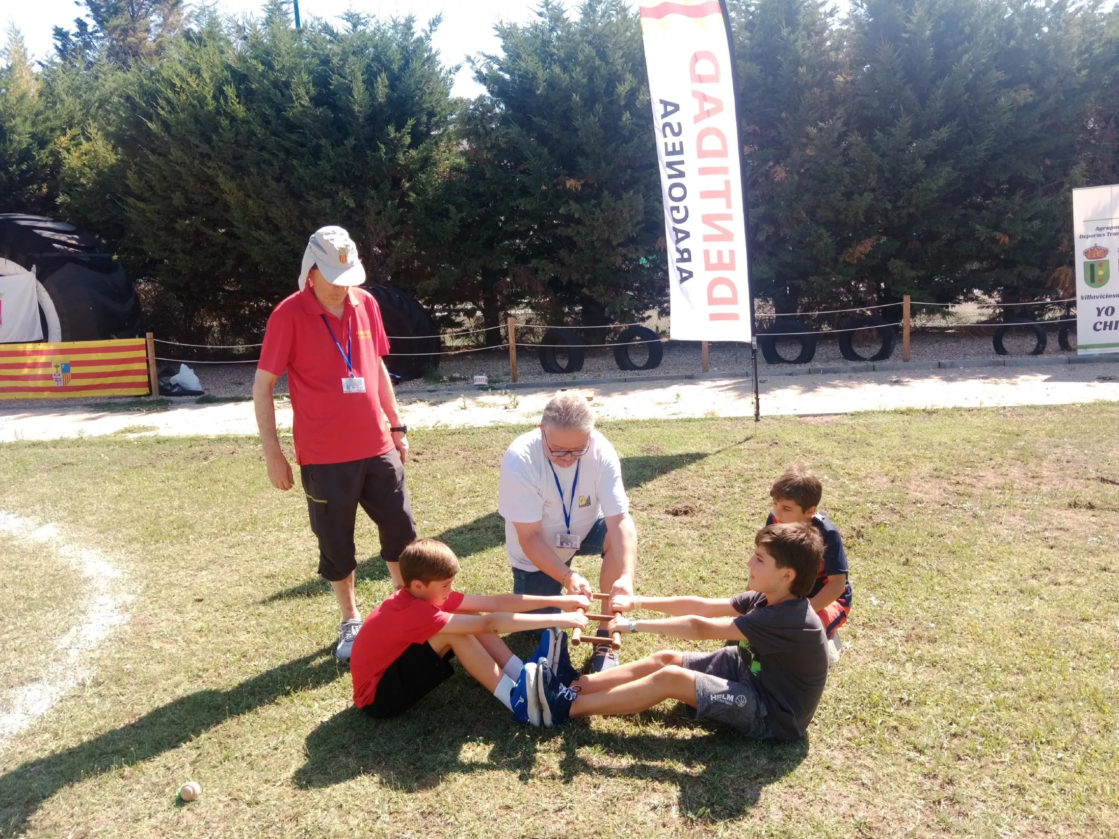 Juegos en Aranda de Duero, tiro al palo.