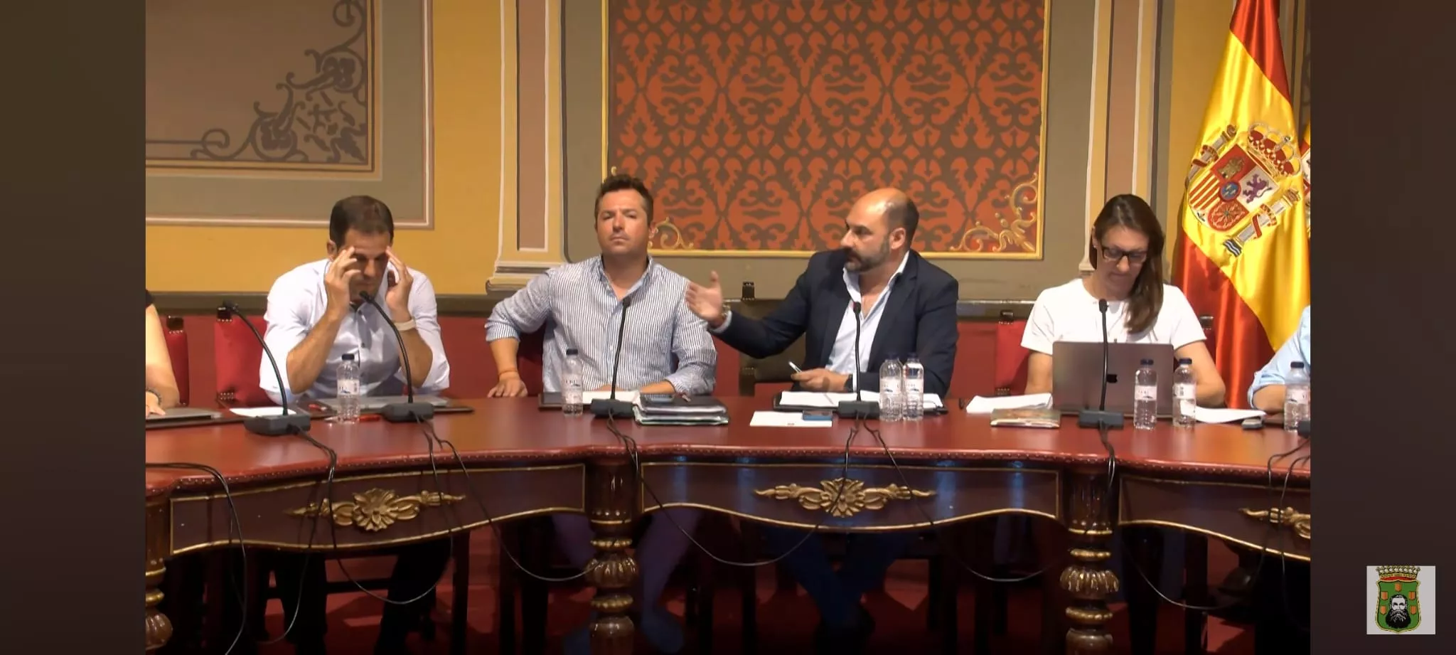 Momento en el que Daniel Gracia empieza a sentirse mal cuando el alcalde le interpelaba