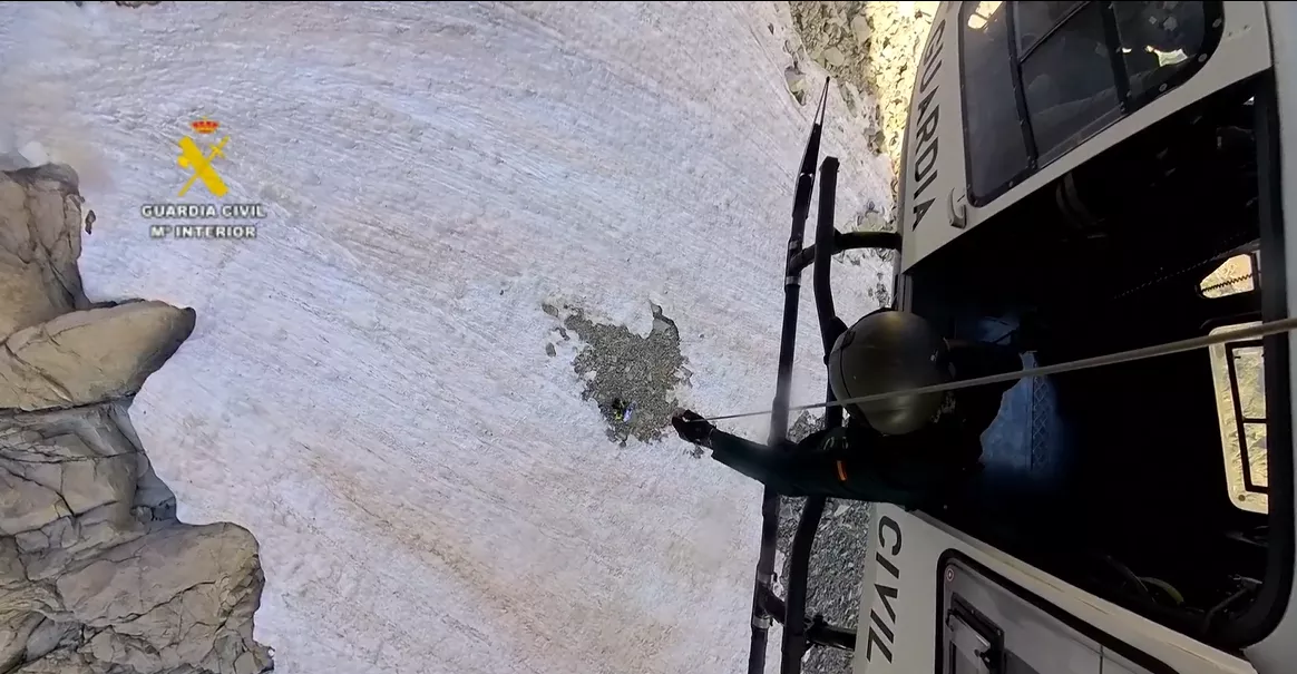 Fallece un montañero tras sufrir una caída en la cresta del pico Russell