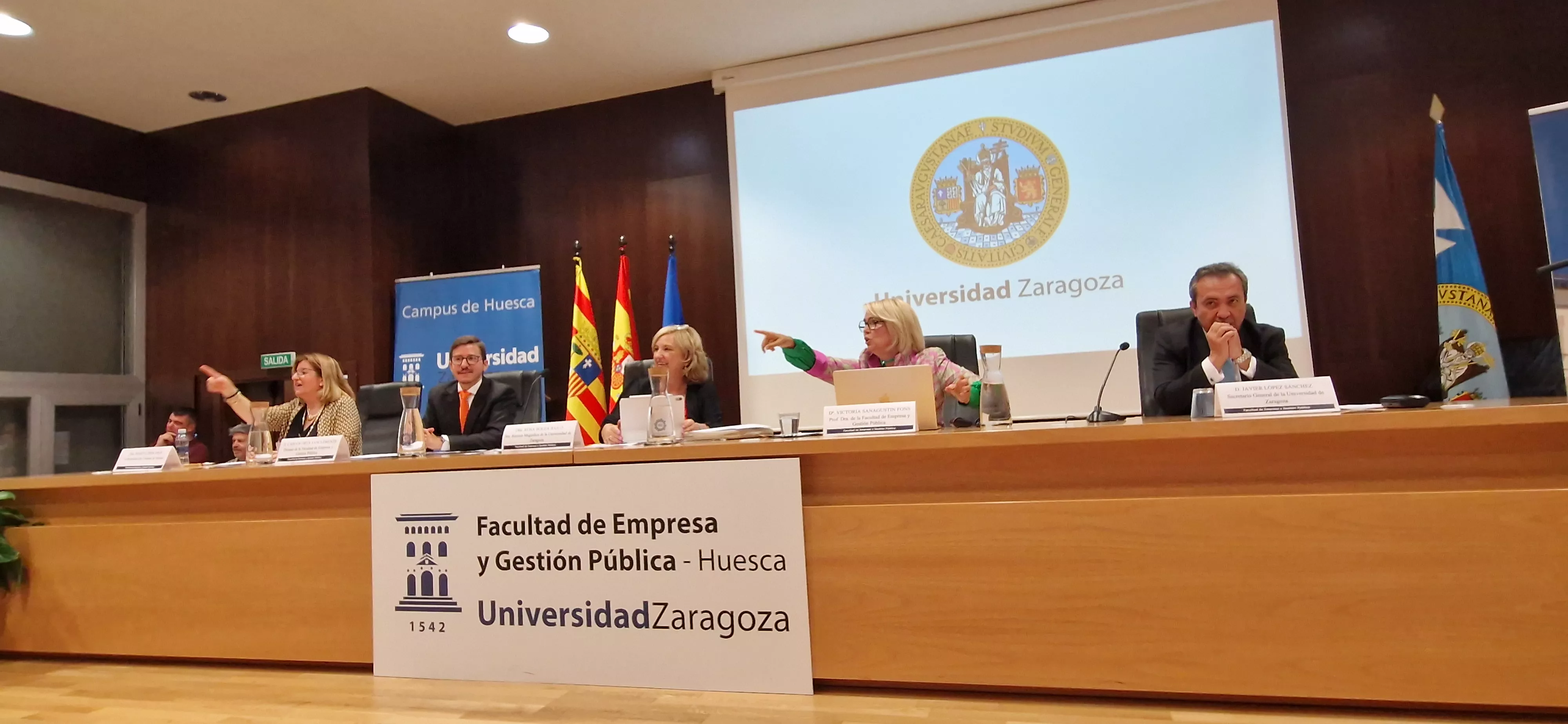 Toma de posesión del nuevo decano de la Facultad de Empresa, Carlos Orús Sanclemente. Foto Myriam Martínez