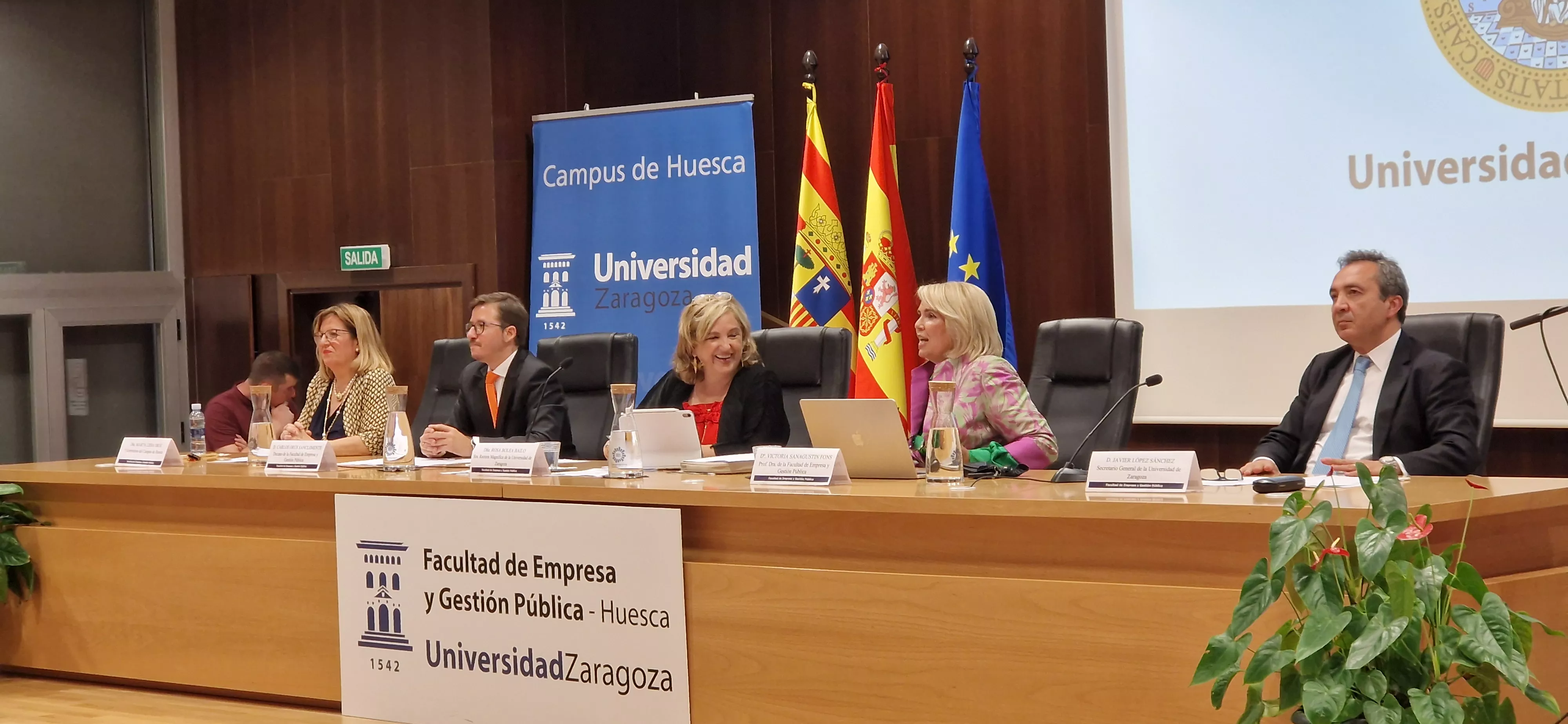 Toma de posesión del nuevo decano de la Facultad de Empresa, Carlos Orús Sanclemente. Foto Myriam Martínez