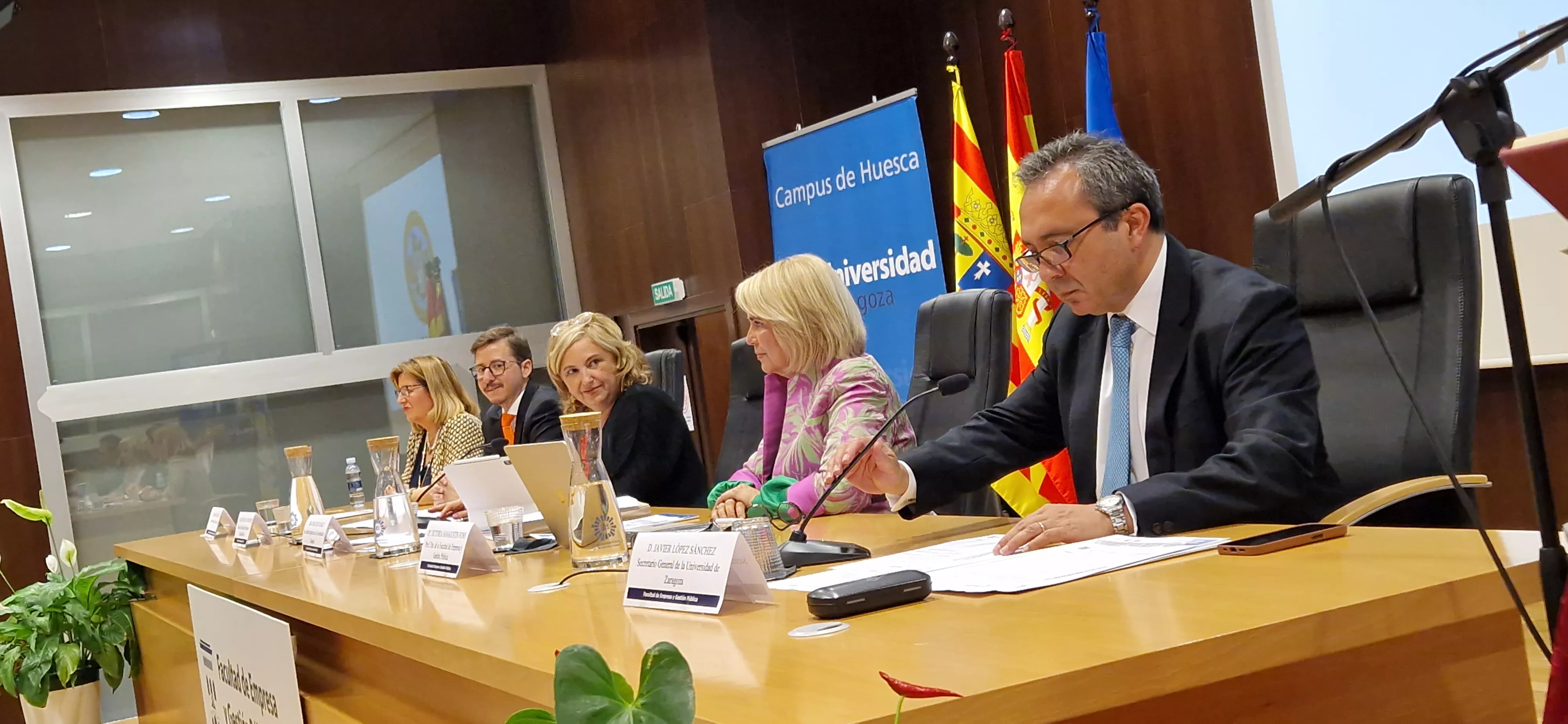 Toma de posesión del nuevo decano de la Facultad de Empresa, Carlos Orús Sanclemente. Foto Myriam Martínez