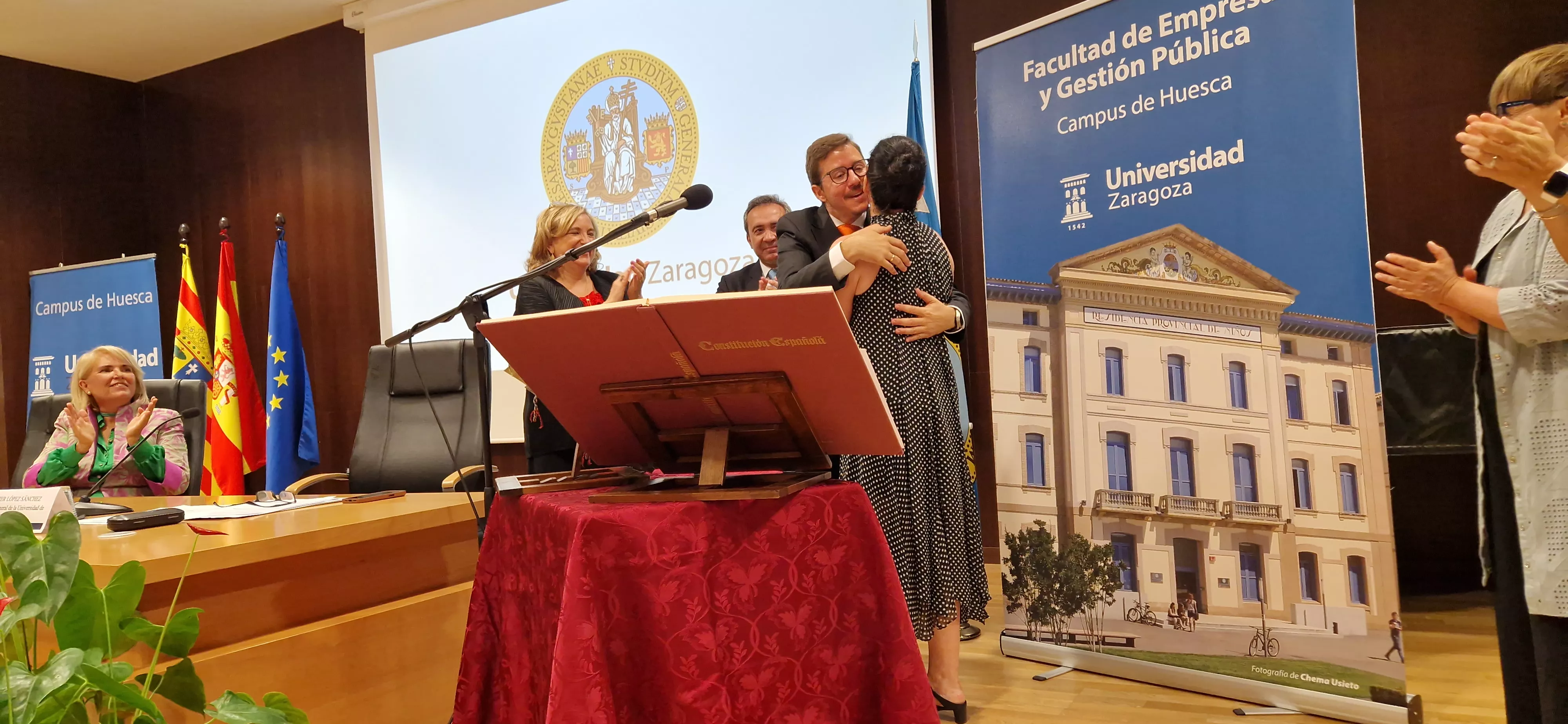 Toma de posesión del nuevo decano de la Facultad de Empresa, Carlos Orús Sanclemente. Foto Myriam Martínez