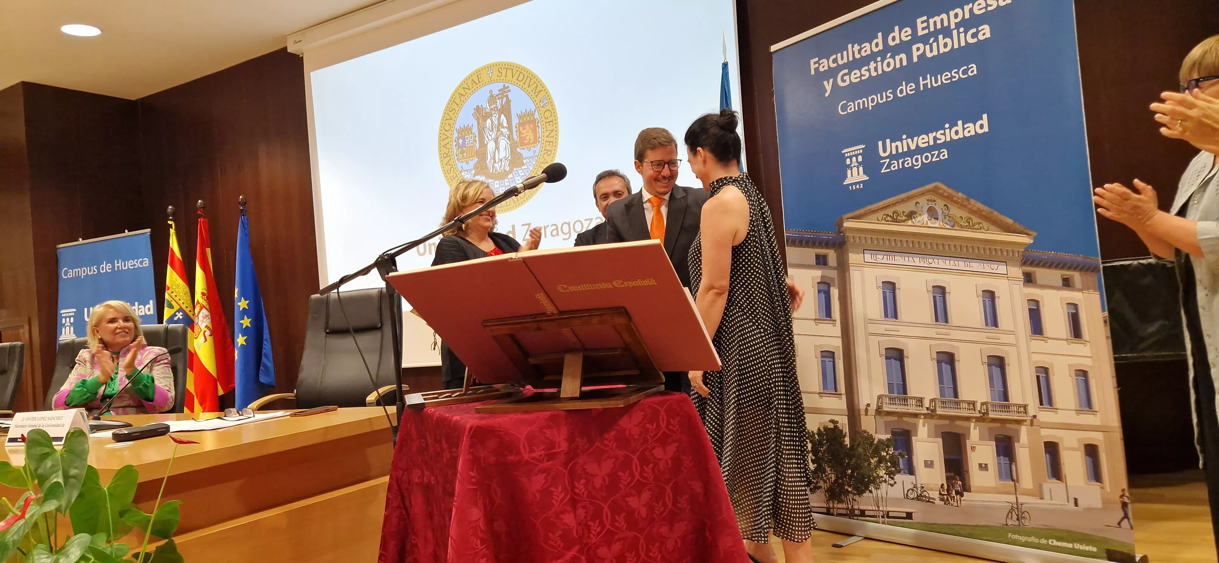 Toma de posesión del nuevo decano de la Facultad de Empresa, Carlos Orús Sanclemente. Foto Myriam Martínez