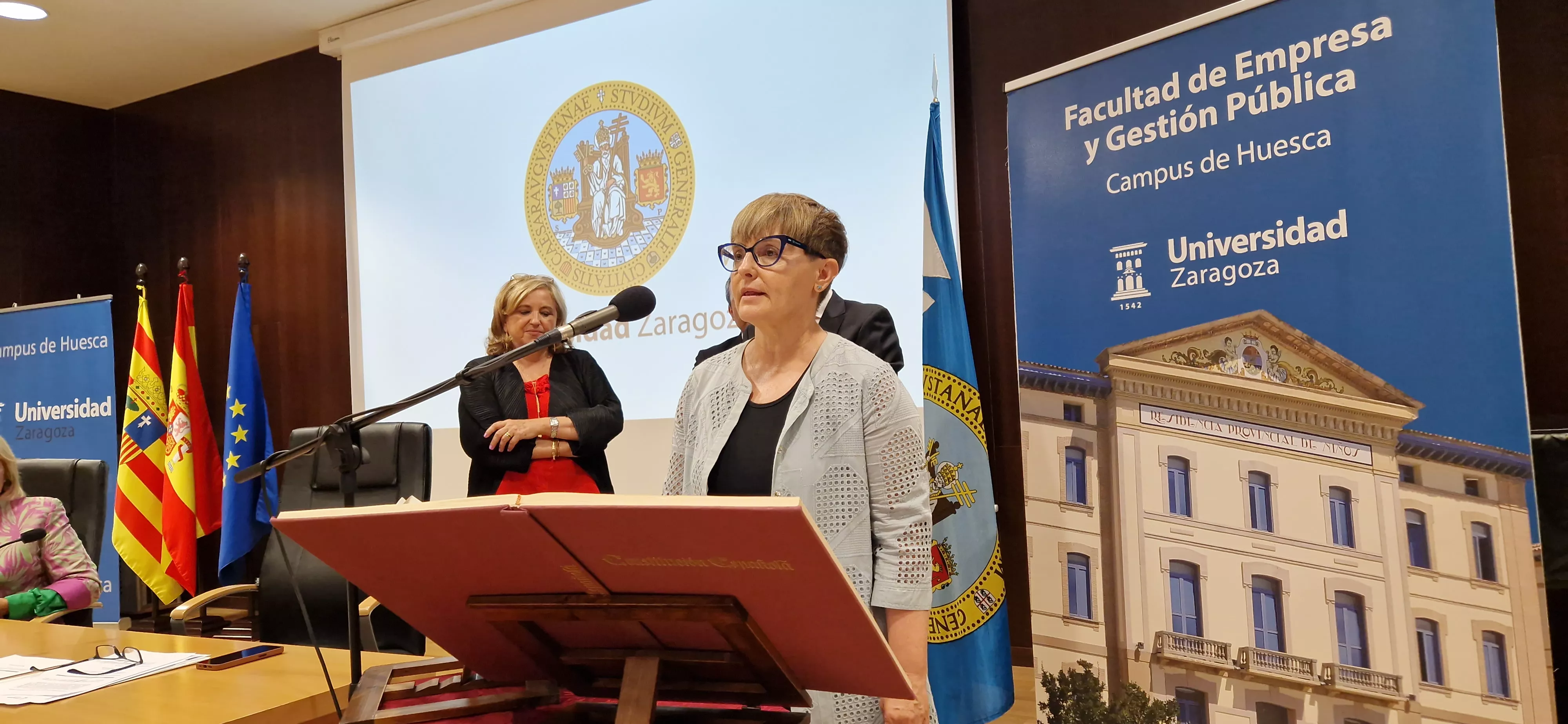 Toma de posesión del nuevo decano de la Facultad de Empresa, Carlos Orús Sanclemente. Foto Myriam Martínez