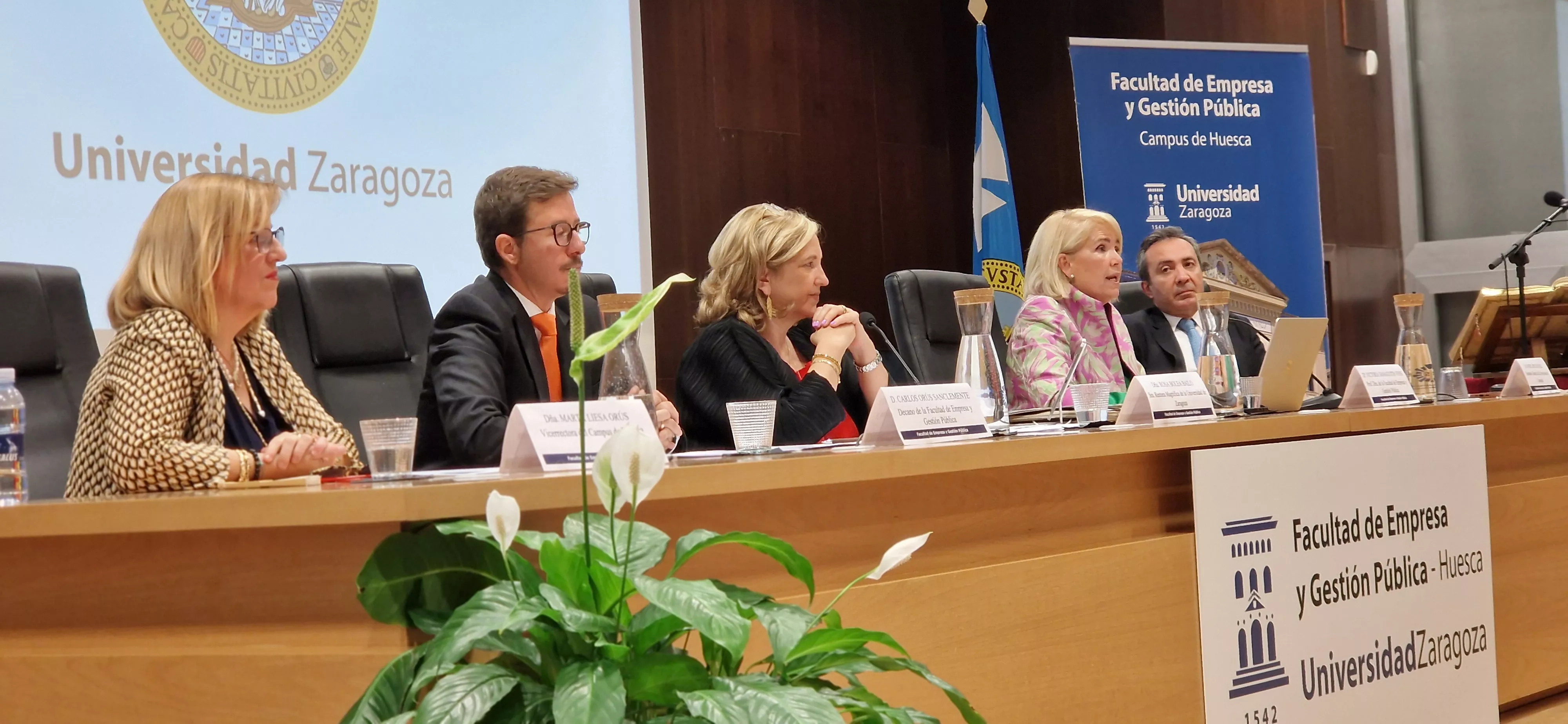 Toma de posesión del nuevo decano de la Facultad de Empresa, Carlos Orús Sanclemente. Foto Myriam Martínez