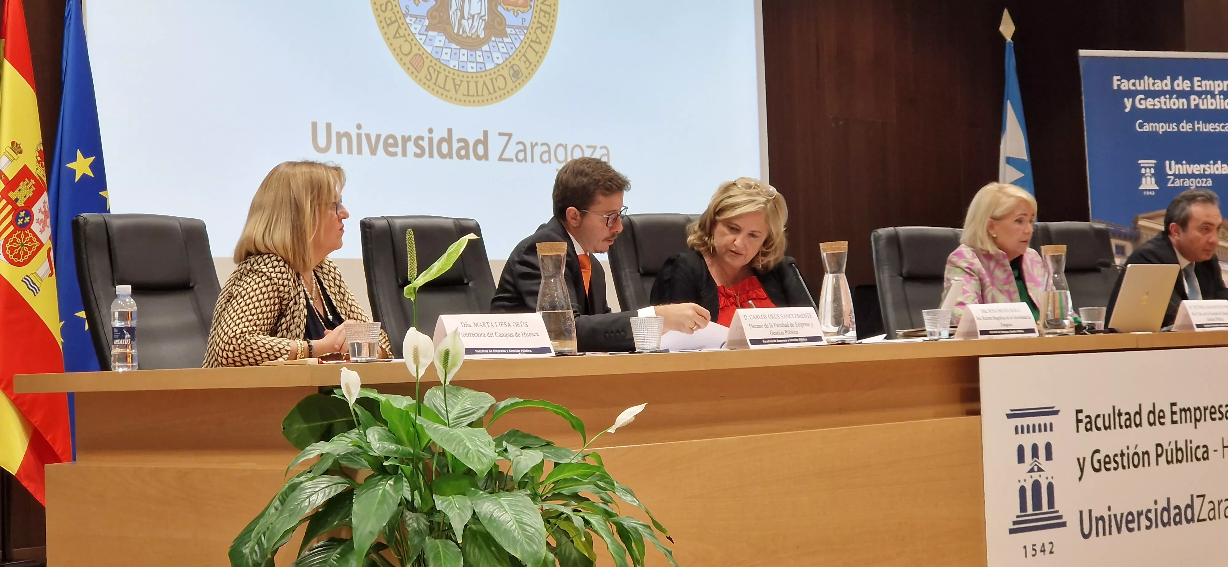 Toma de posesión del nuevo decano de la Facultad de Empresa, Carlos Orús Sanclemente. Foto Myriam Martínez