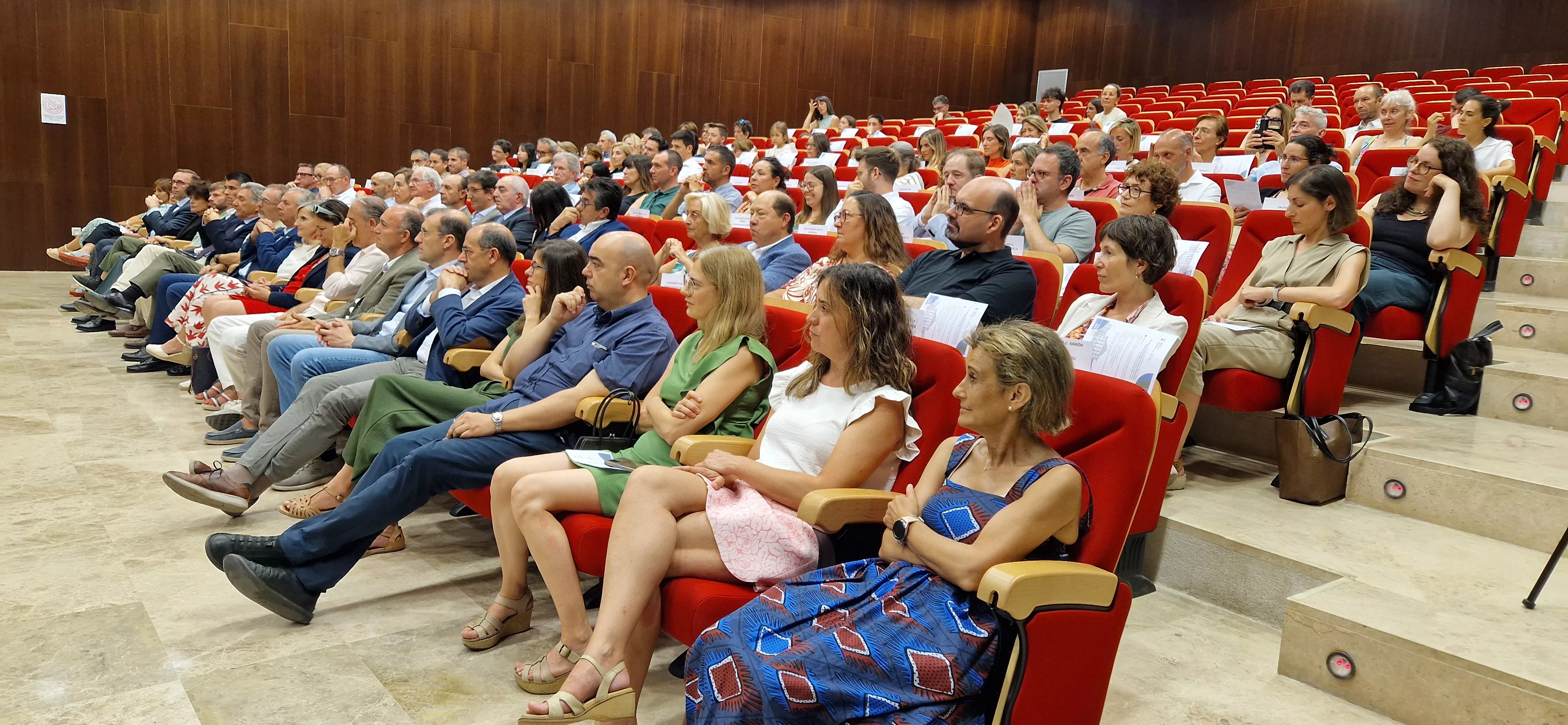 Toma de posesión del nuevo decano de la Facultad de Empresa, Carlos Orús Sanclemente. Foto Myriam Martínez