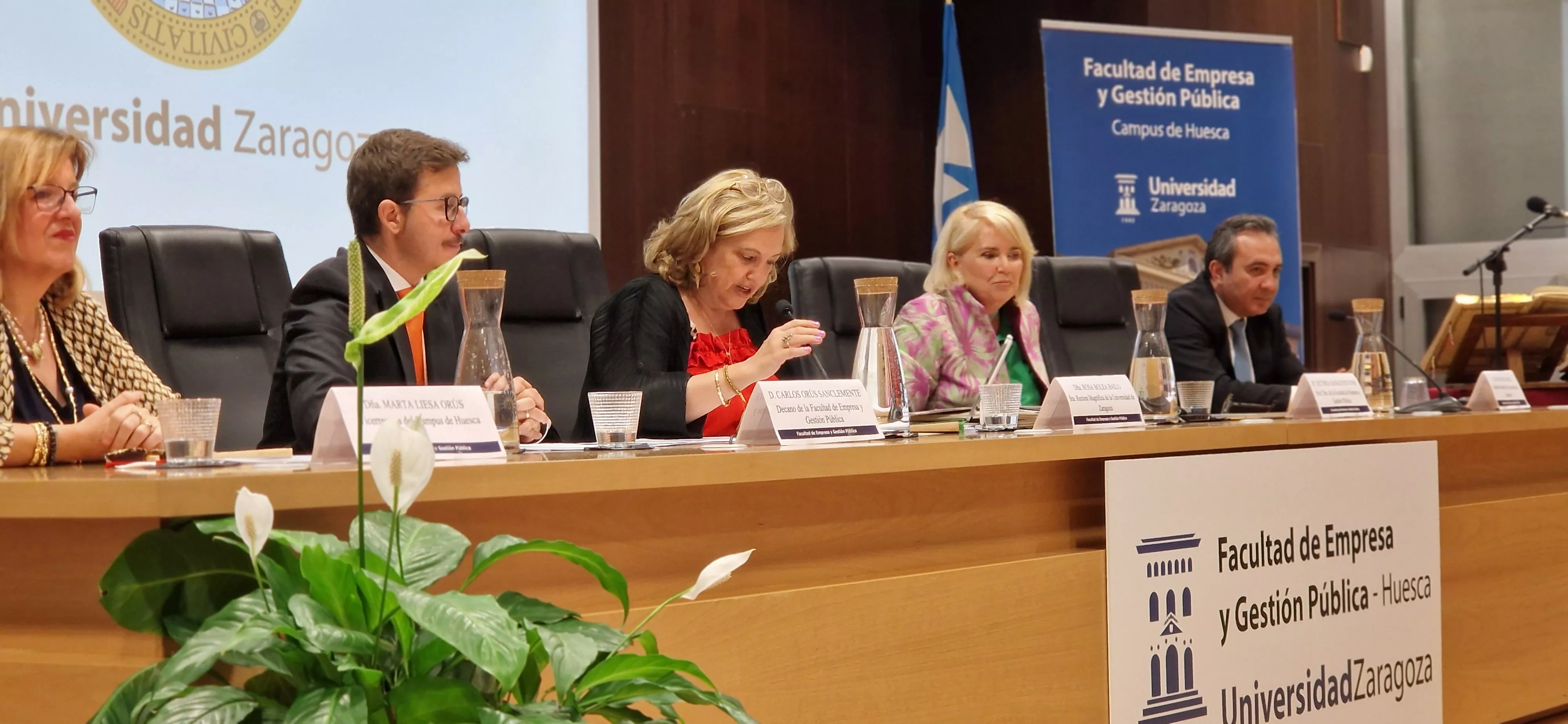 Toma de posesión del nuevo decano de la Facultad de Empresa, Carlos Orús Sanclemente. Foto Myriam Martínez