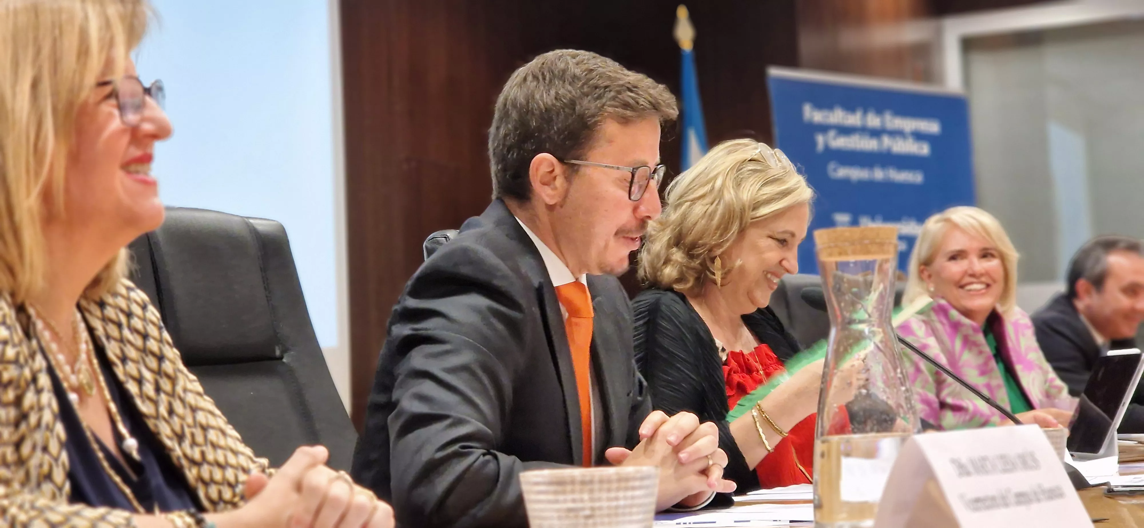 Imagen de archivo de la toma de posesión del nuevo decano de la Facultad de Empresa, Carlos Orús Sanclemente. Foto Myriam Martínez Imagen de archivo de la toma de posesión del nuevo decano de la Facultad de Empresa, Carlos Orús Sanclemente. Foto Myriam Martínez