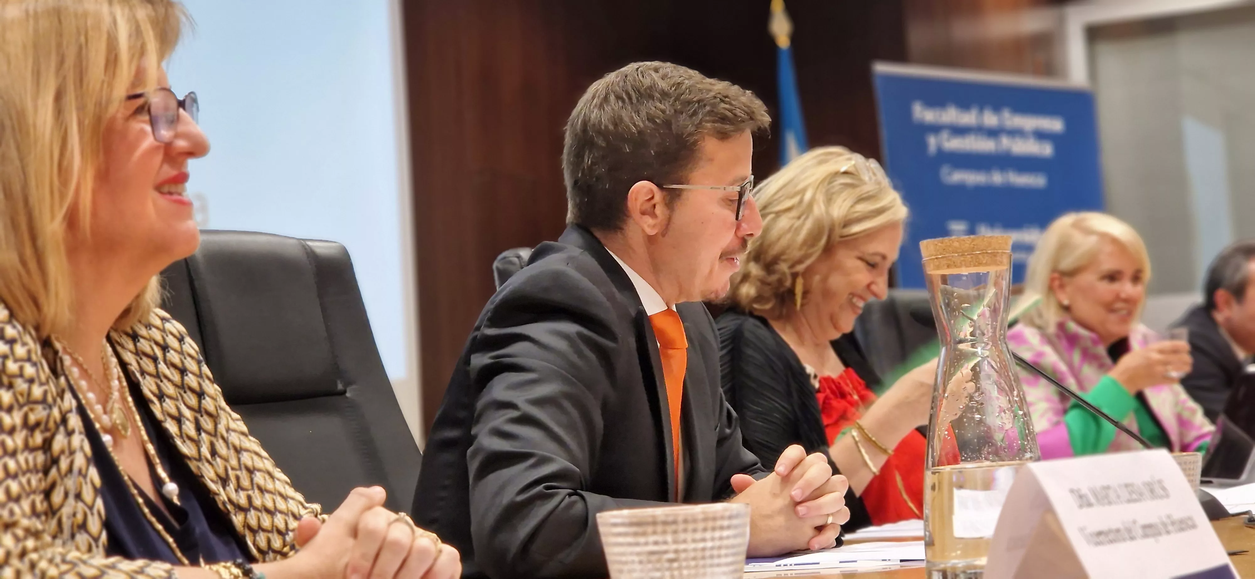 Toma de posesión del nuevo decano de la Facultad de Empresa, Carlos Orús Sanclemente. Foto Myriam Martínez