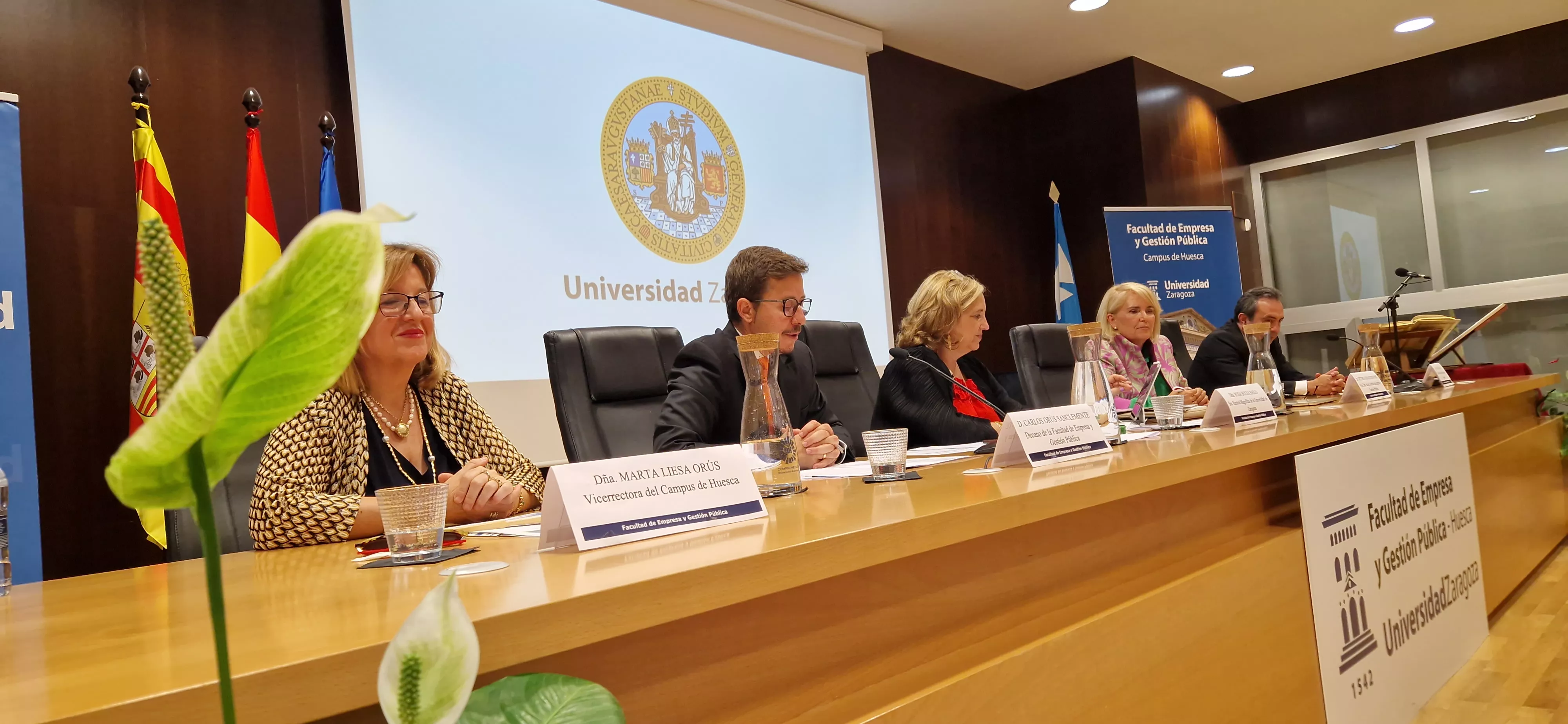 Toma de posesión del nuevo decano de la Facultad de Empresa, Carlos Orús Sanclemente. Foto Myriam Martínez