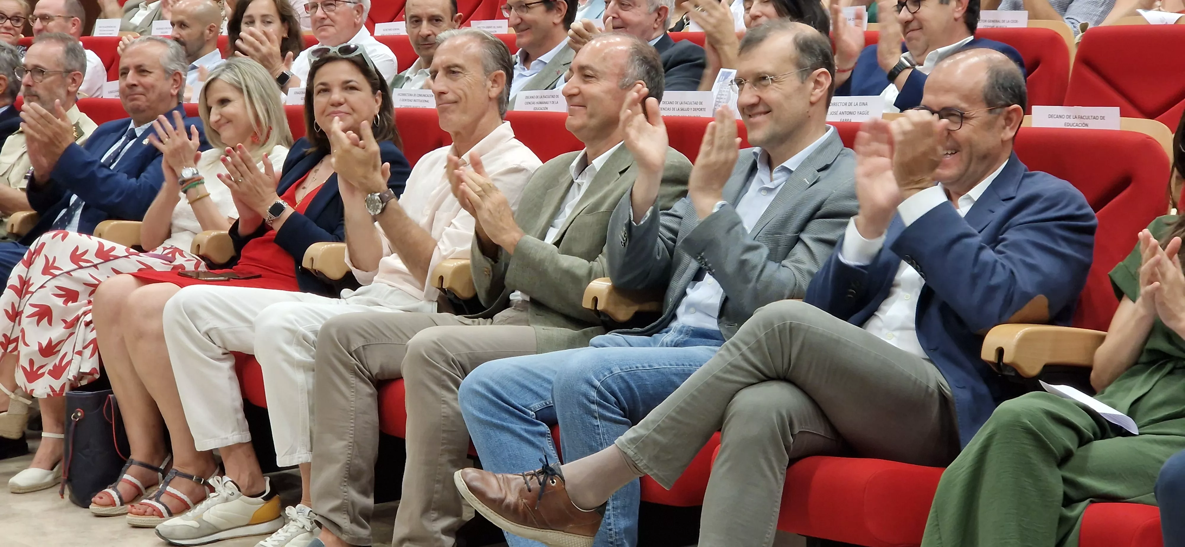 Toma de posesión del nuevo decano de la Facultad de Empresa, Carlos Orús Sanclemente. Foto Myriam Martínez