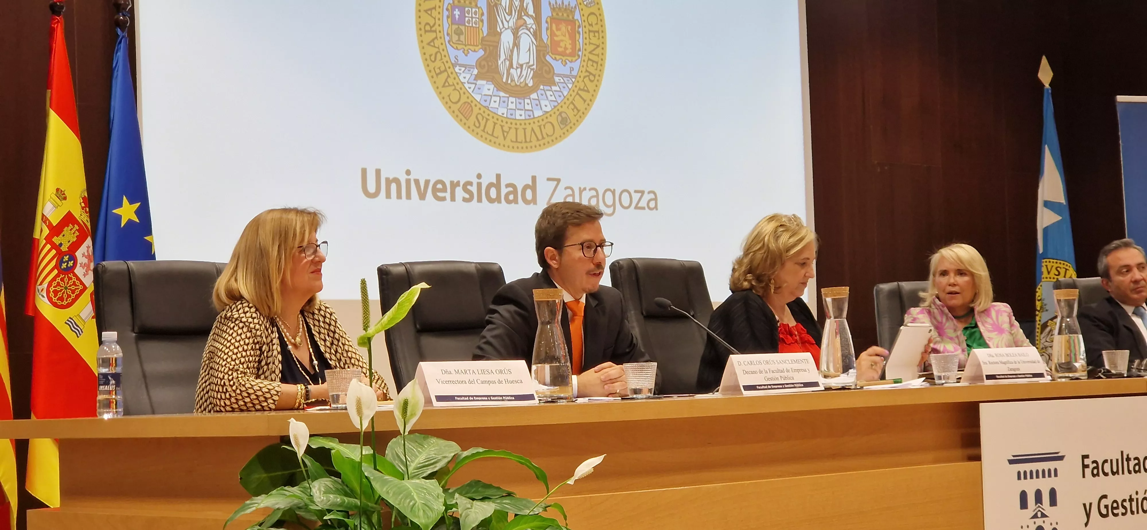 Toma de posesión del nuevo decano de la Facultad de Empresa, Carlos Orús Sanclemente. Foto Myriam Martínez