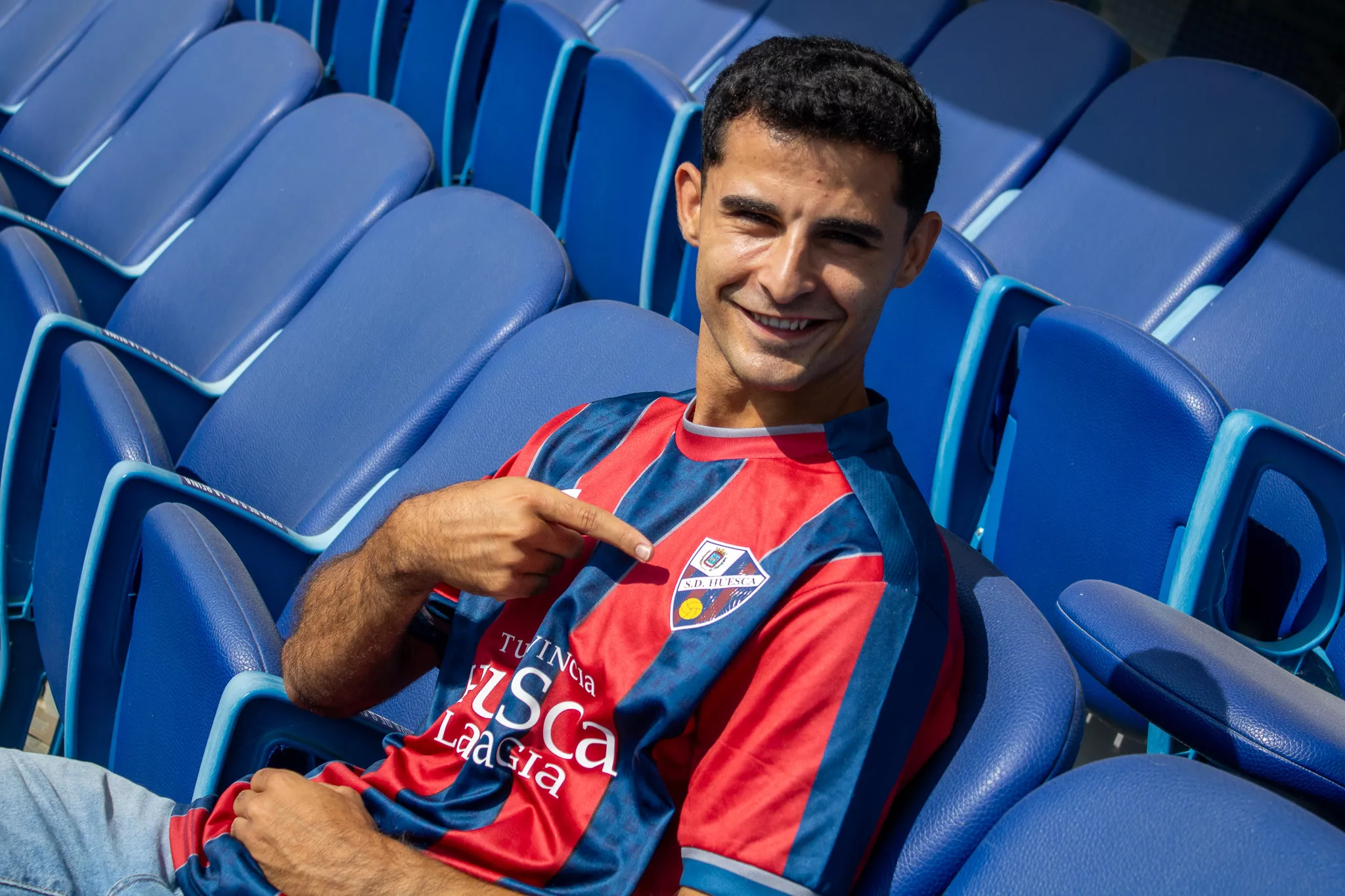 Jesús Álvarez ya es nuevo jugador de la SD Huesca. Foto: SDH