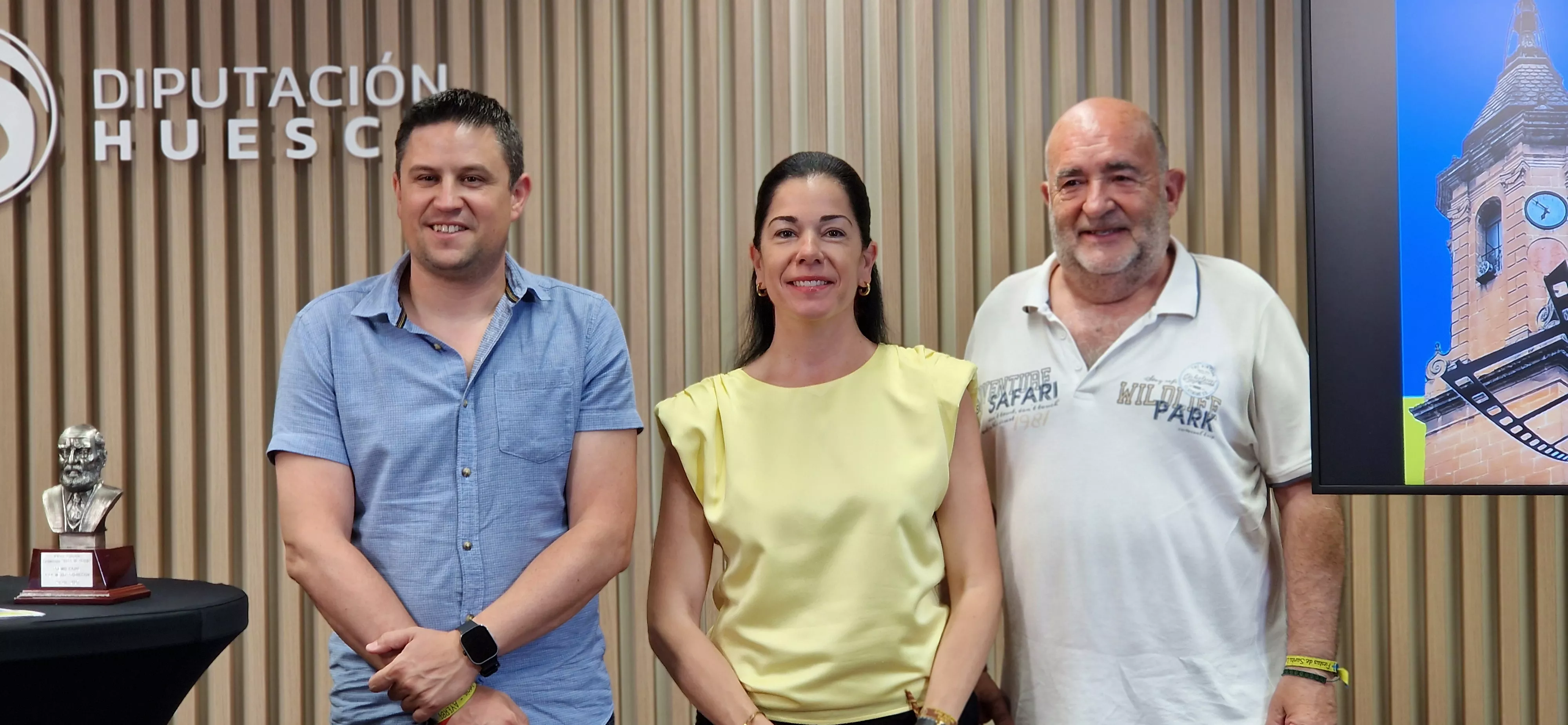 Antonio Biescas, Lola Ibort y Alejandro Salcedo. El Festival Internacional de Cortometrajes Villa de Ayerbe se Adelanta a julio y avanza en su profesionalización Foto Myriam Martínez Antonio Biescas, Lola Ibort y Alejandro Salcedo. El Festival Internacional de Cortometrajes Villa de Ayerbe se Adelanta a julio y avanza en su profesionalización Foto Myriam Martínez