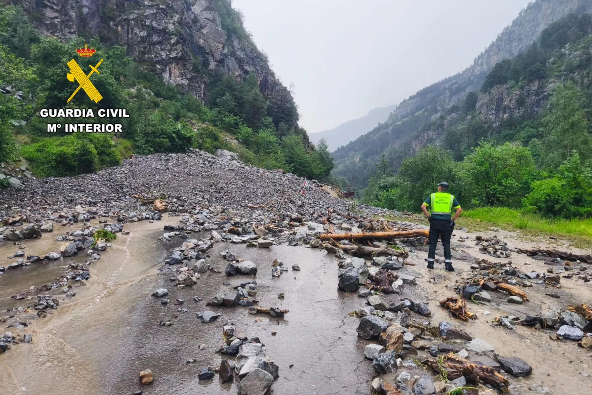 Desprendimientos en la carretera A-2606 de acceso al Balneario de Panticosa.