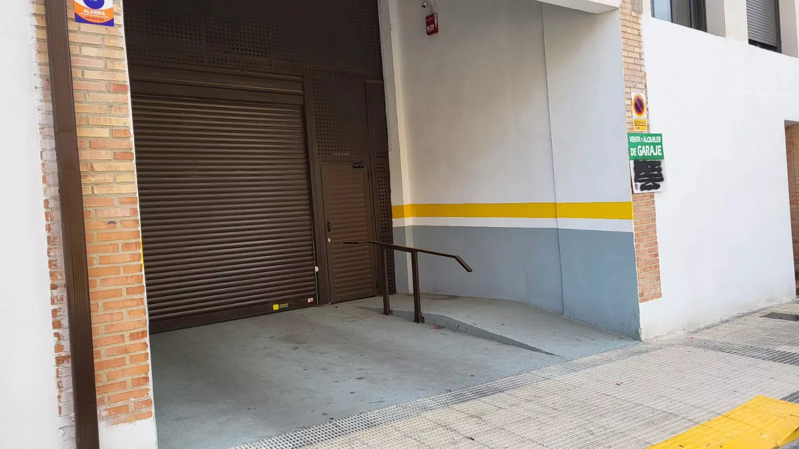 Garajes de Joaquín Costa, 26