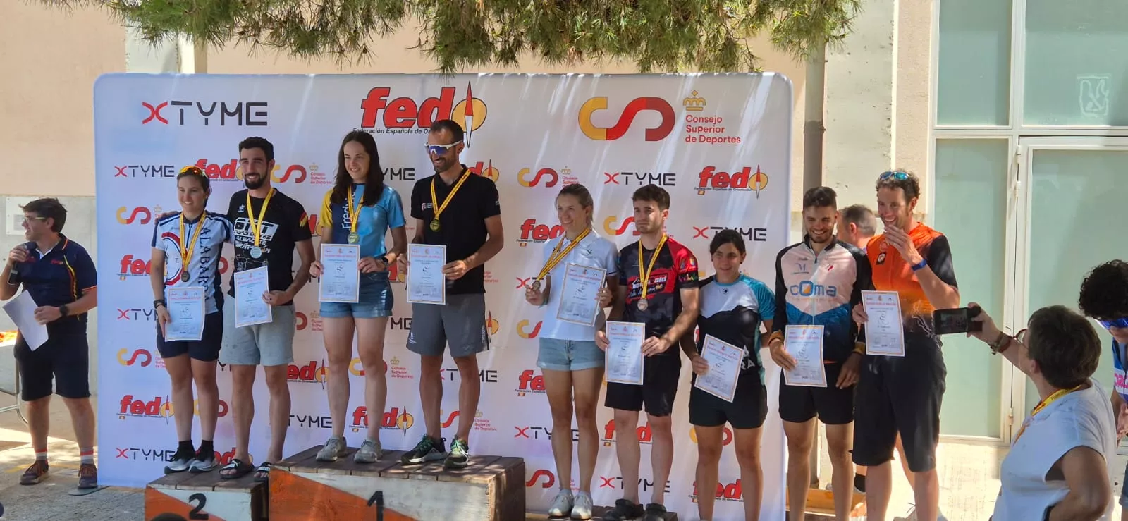 Miren Arina cuarta en el podium de categoría Elite