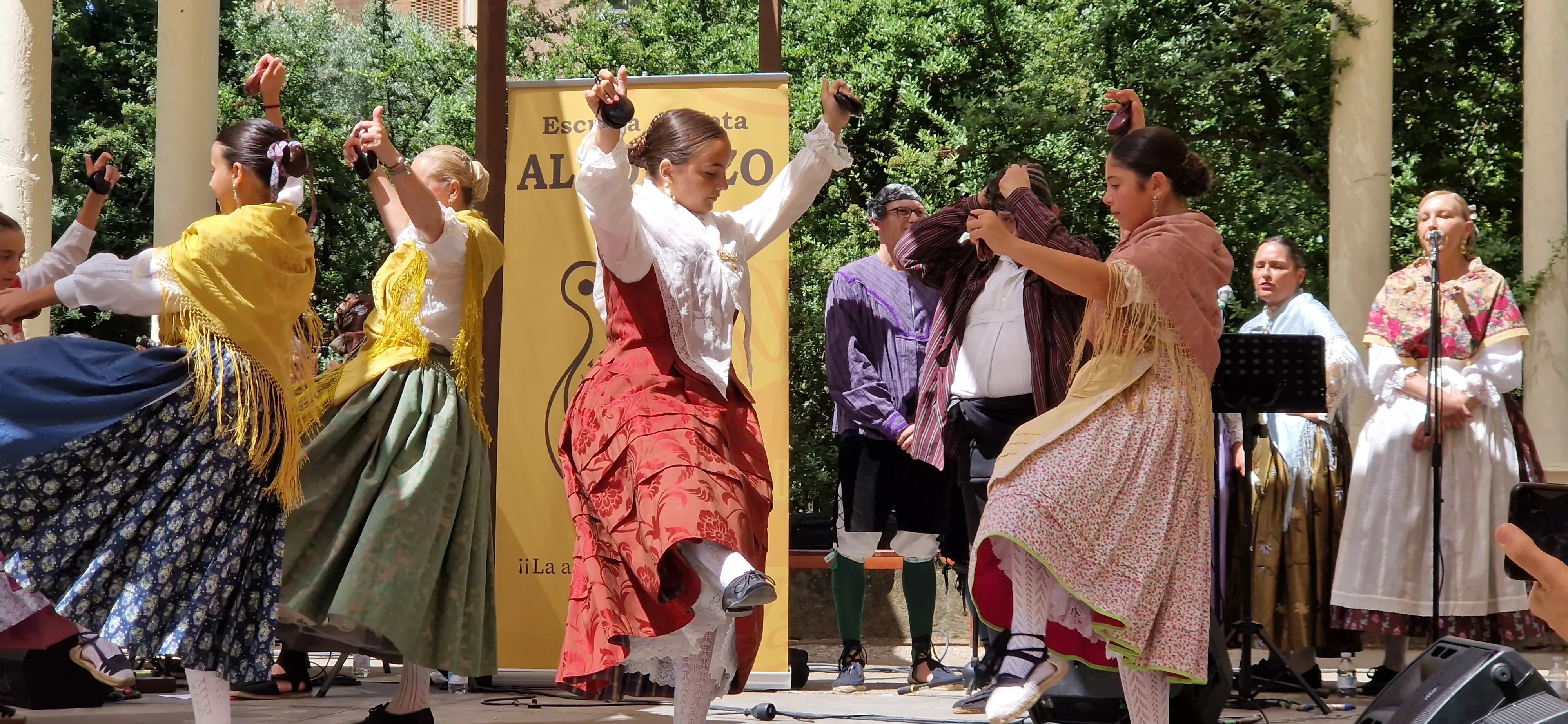 Gala fin de curso de la Escuela de Folclore Alborozo. Foto Myriam Martínez