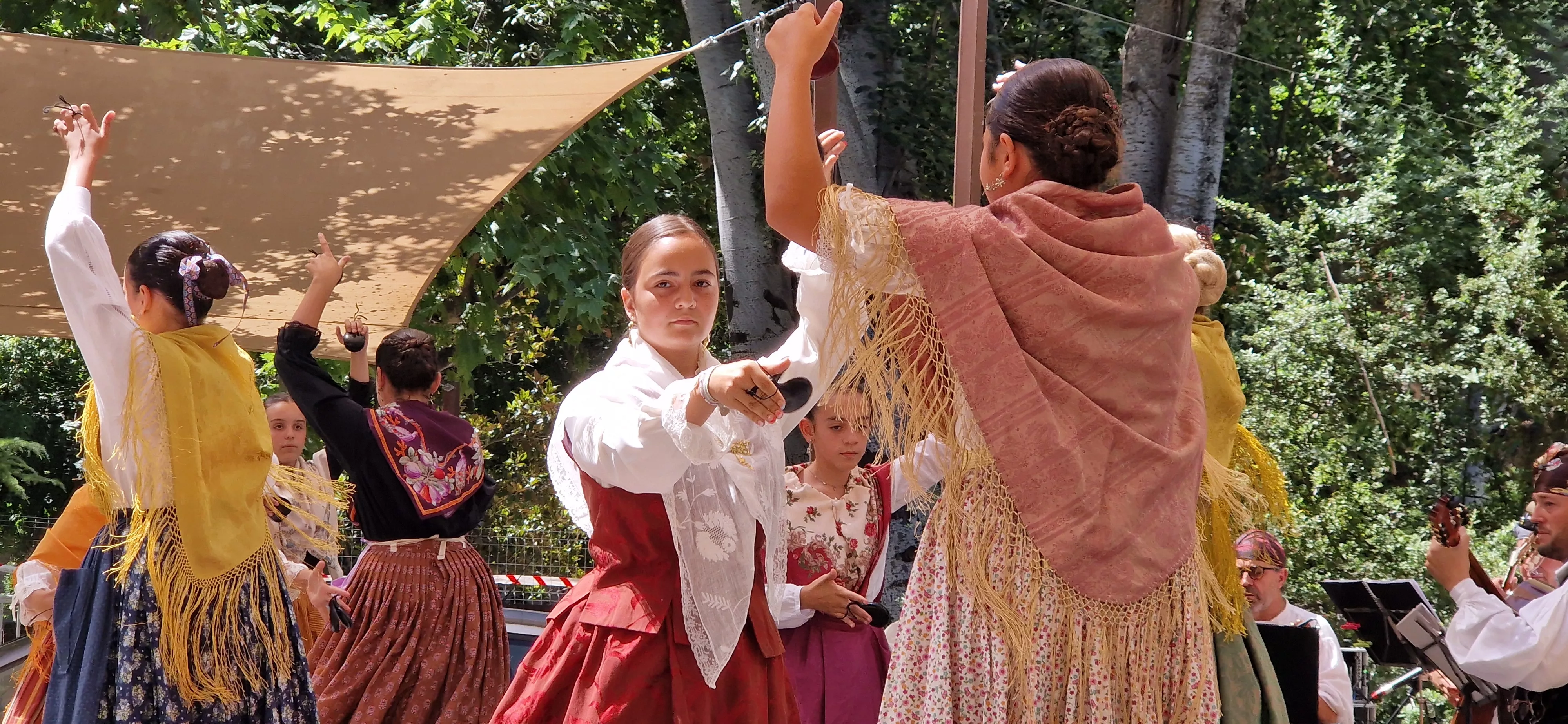 Gala fin de curso de la Escuela de Folclore Alborozo. Foto Myriam Martínez