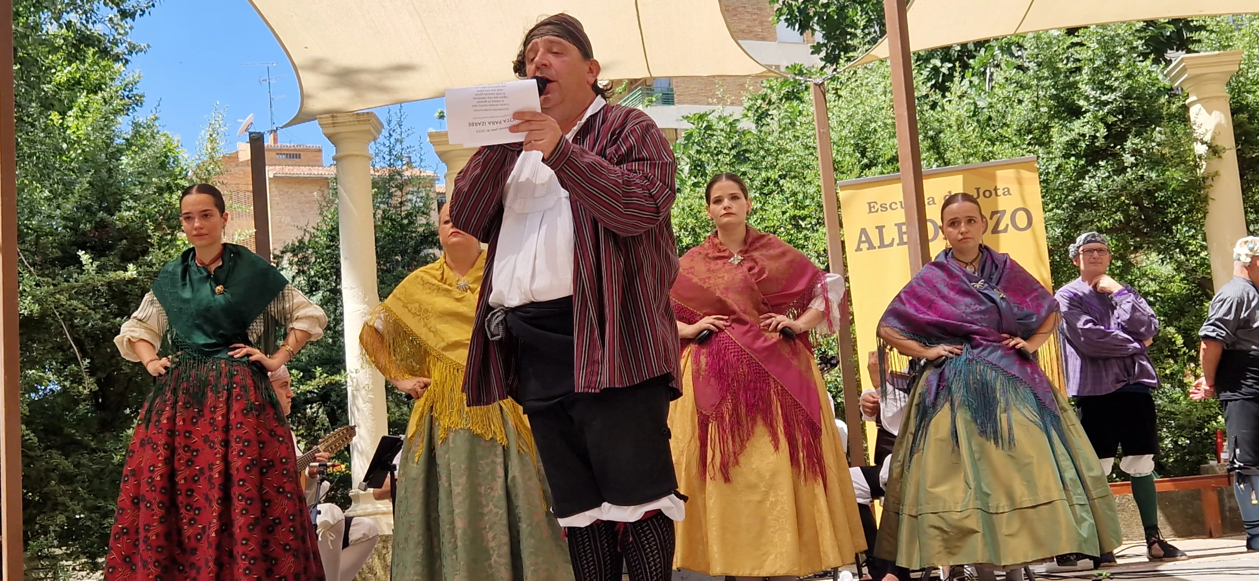 Gala fin de curso de la Escuela de Folclore Alborozo. Foto Myriam Martínez
