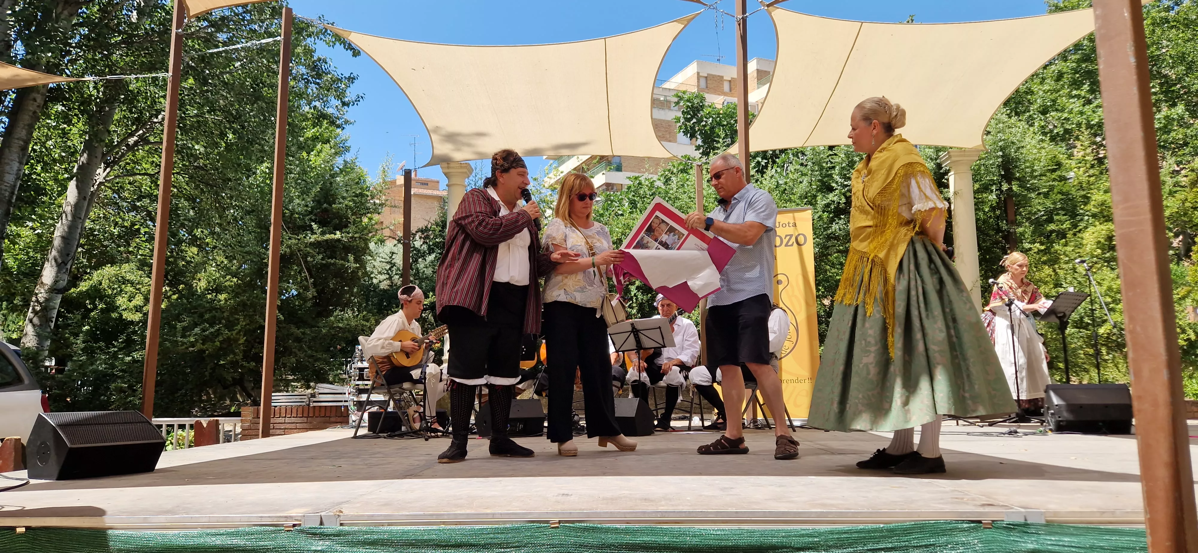 Gala fin de curso de la Escuela de Folclore Alborozo. Foto Myriam Martínez