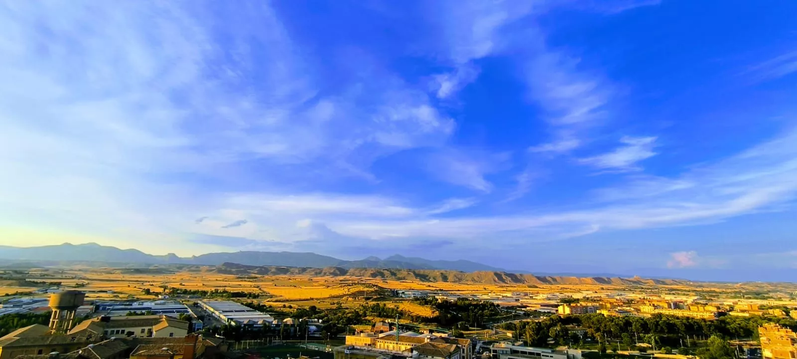 Vistas de Huesca desde la torre de la Catedral en la Noche de los Museos. Foto Joaquín Santafé