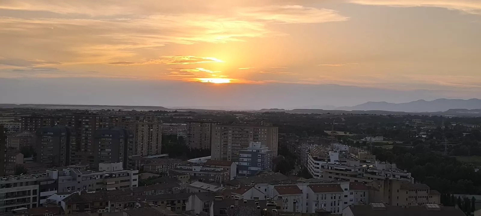 Vistas de Huesca desde la torre de la Catedral en la Noche de los Museos. Foto Joaquín Santafé