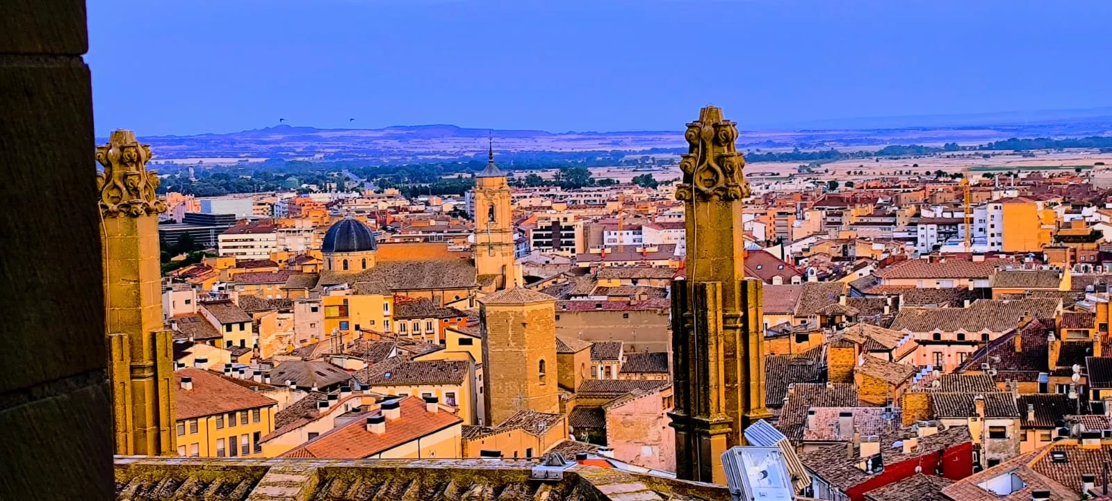 Vistas de Huesca desde la torre de la Catedral en la Noche de los Museos. Foto Joaquín Santafé Vistas de Huesca desde la torre de la Catedral en la Noche de los Museos. Foto Joaquín Santafé