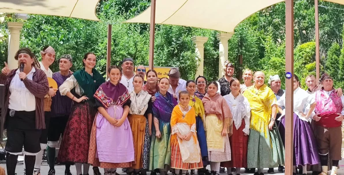 Gala fin de curso de la Escuela de Folclore Alborozo. 