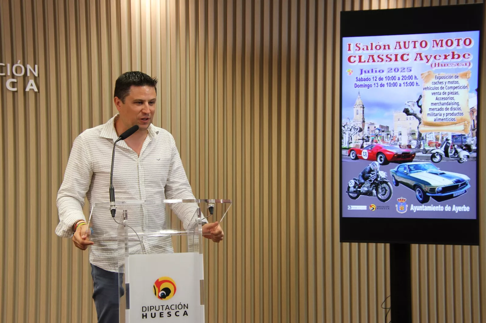 Presentación del  I Salón Auto Moto Classic de Ayerbe. Foto Carlos Neofato