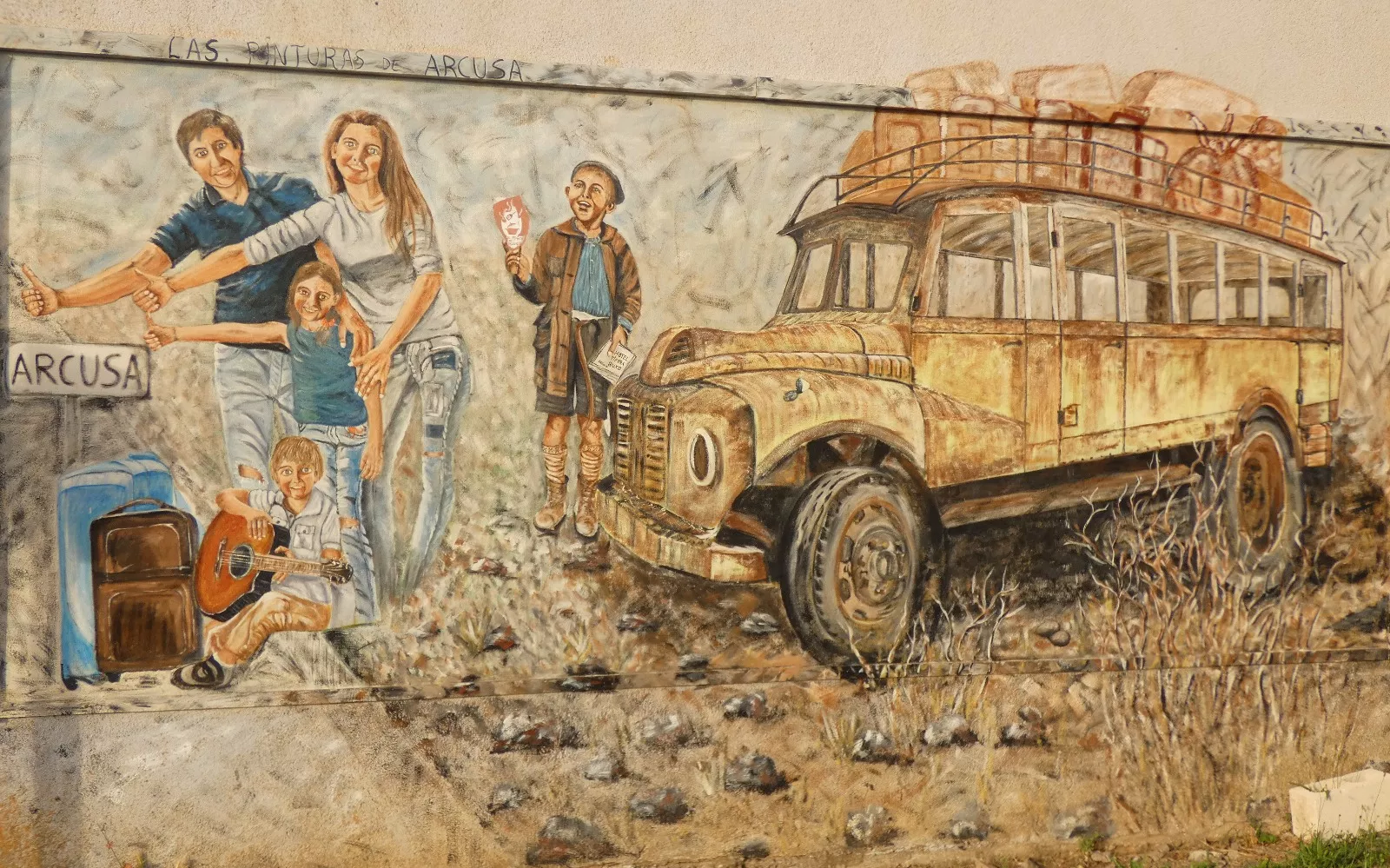 Pintura a la entrada de Arcusa.