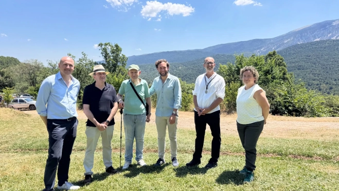 Autoridades y presidente del Parque Nacional de Guara