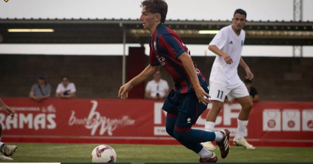 Manu Rico, un año más en el Huesca