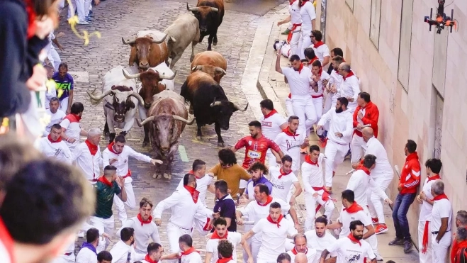 Miguel Sola con la camiseta verde y Ángel Herranz con la roja de Bada Huesca en la cuesta de Santo Domingo Miguel Sola con la camiseta verde y Ángel Herranz con la roja de Bada Huesca en la cuesta de Santo Domingo