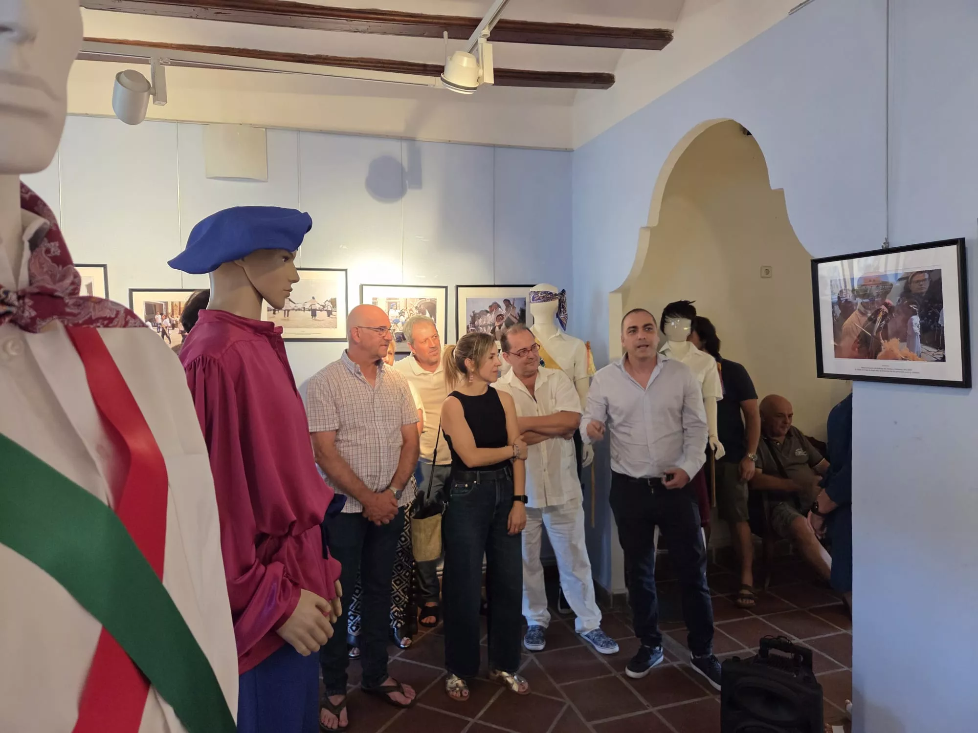 Los dances de Los Monegros se unen para mostrar su riqueza en una ambiciosa exposición.