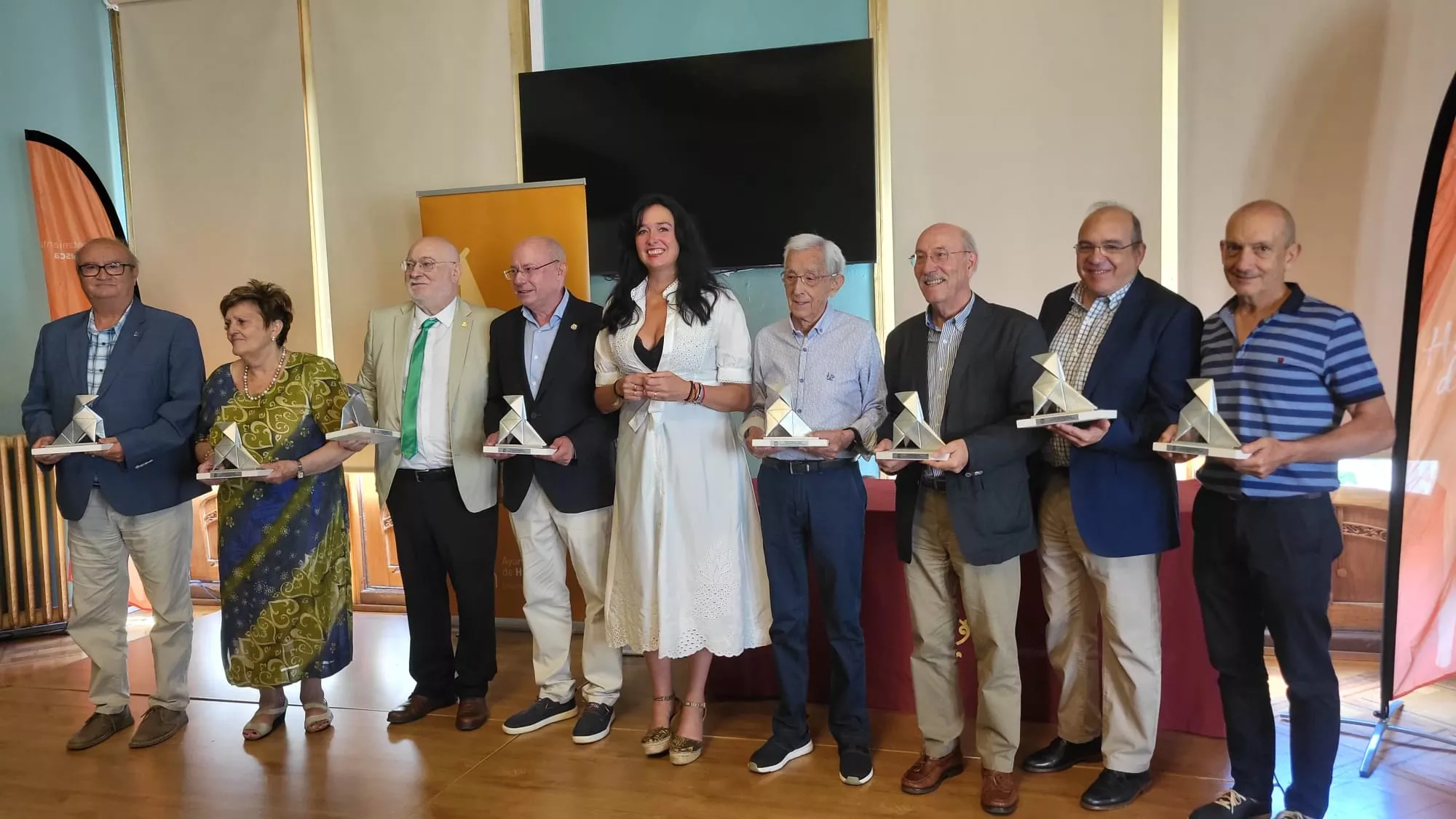 La alcaldesa, con los presidentes del patronato y el director, Jorge Ascaso, en el homenaje al PMD