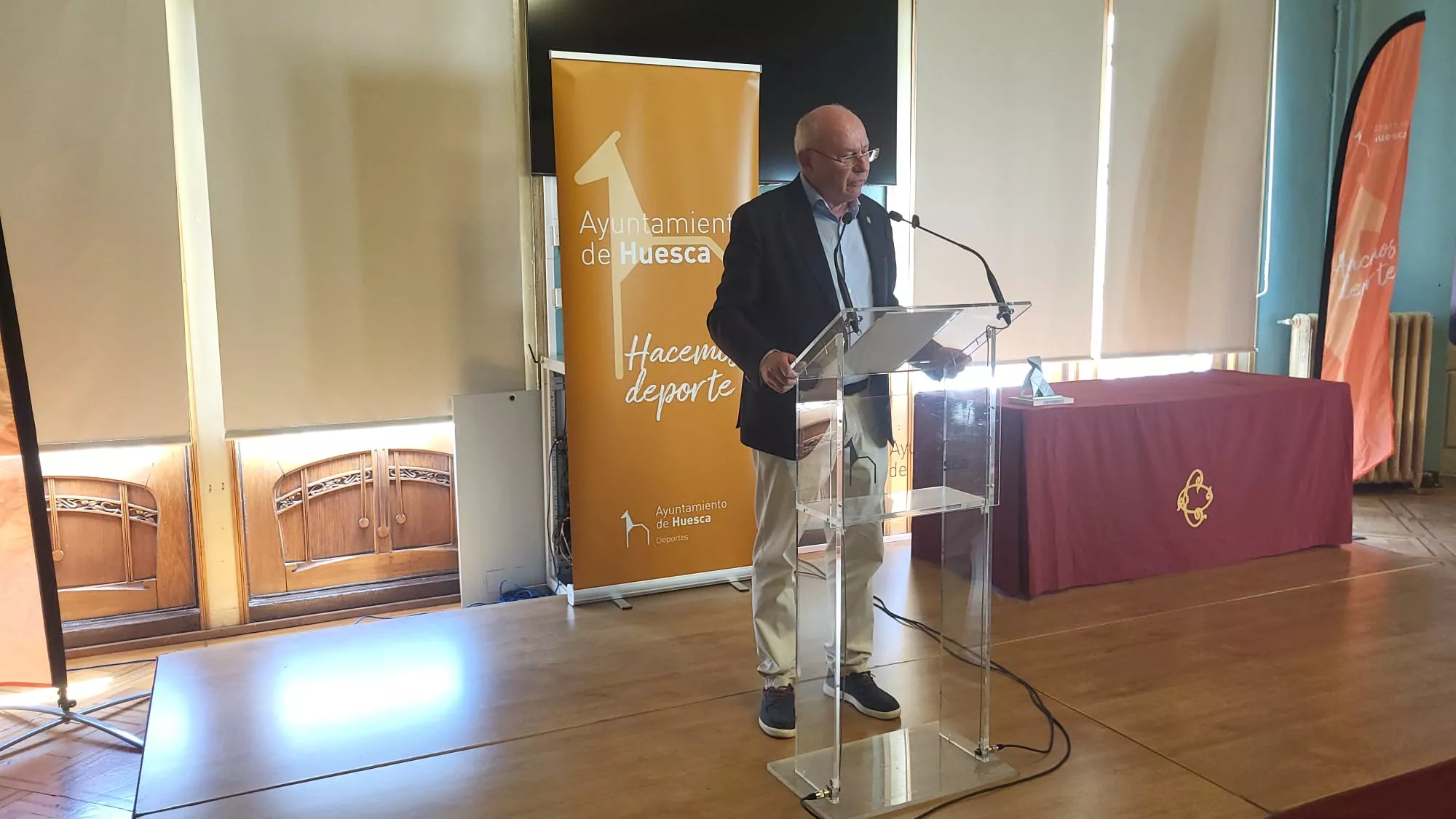 Homenaje a los presidentes y personal del Patronato Municipal de Deportes de Huesca